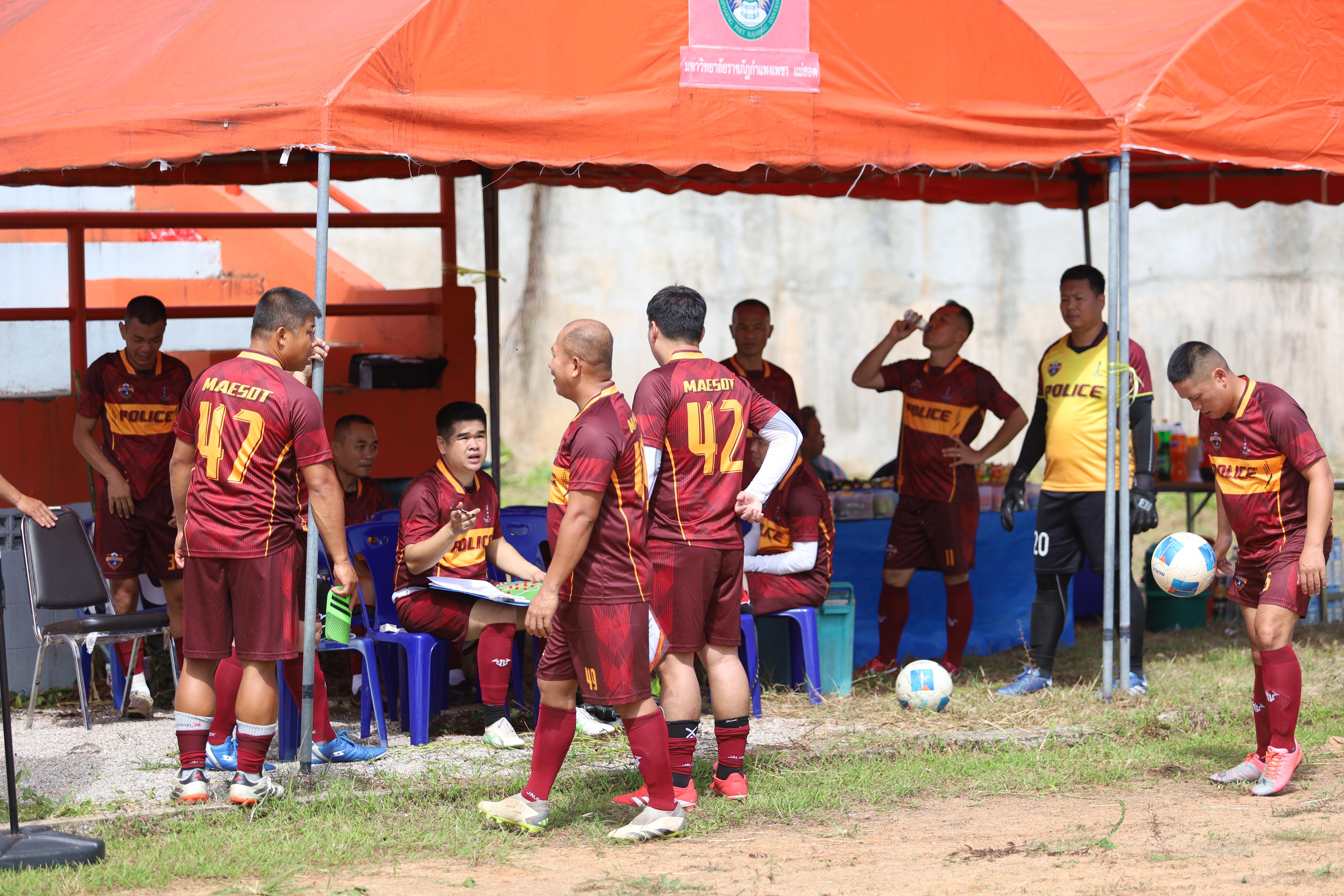 1. การแข่งขันฟุตบอล11คนหน่วยงานคู่ที่1