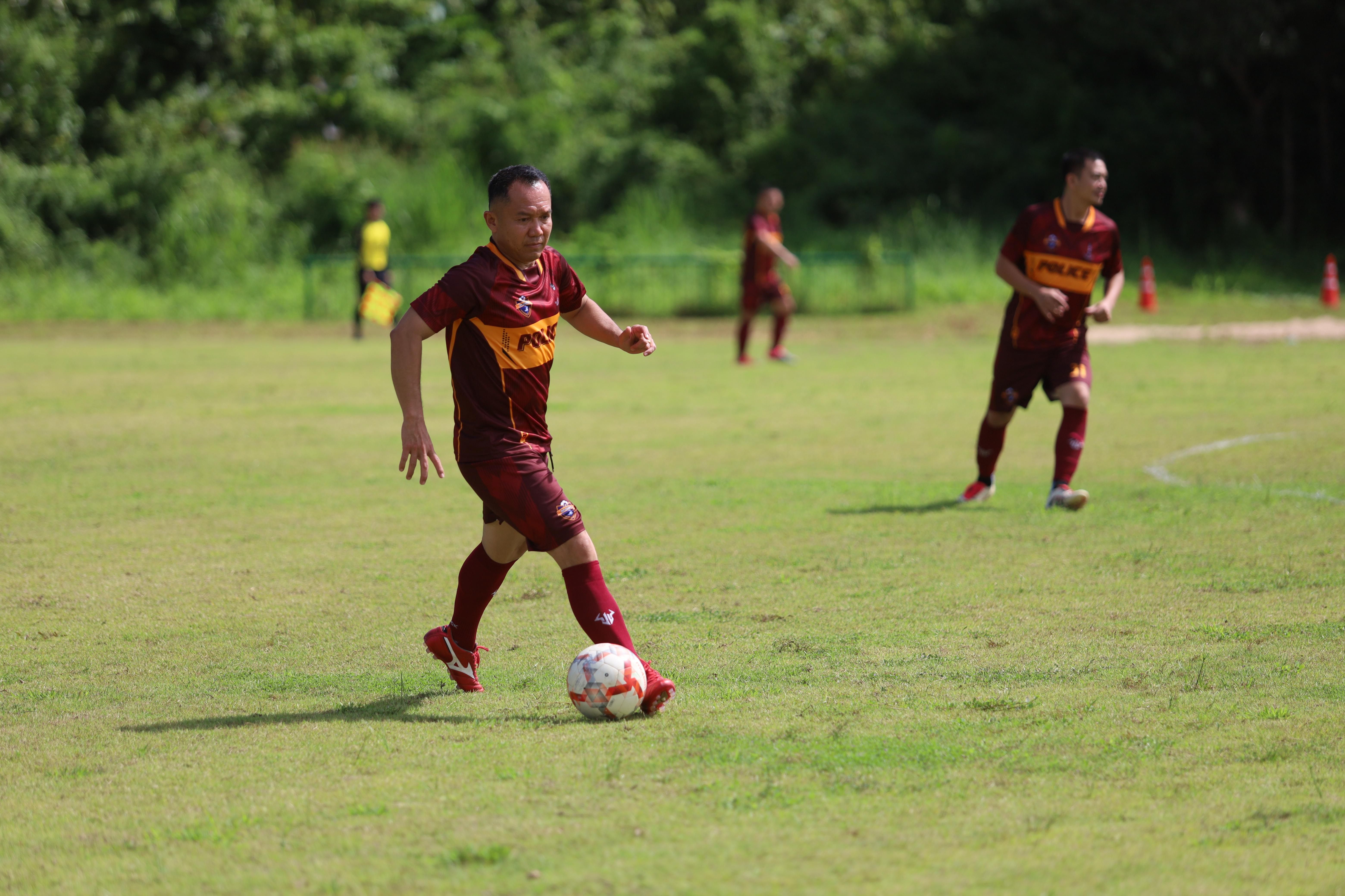 37. การแข่งขันฟุตบอล11คนหน่วยงานคู่ที่1