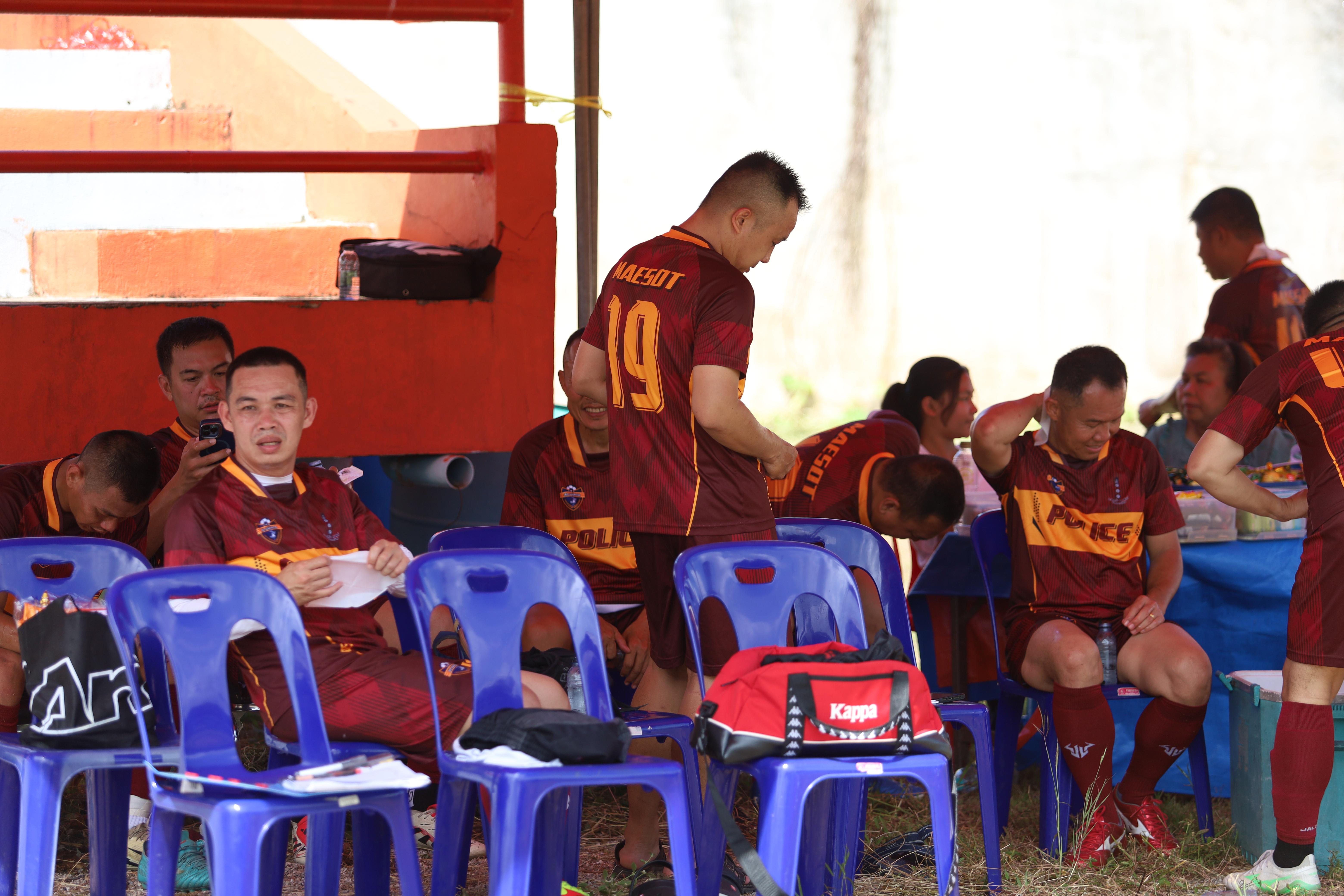 137. การแข่งขันฟุตบอล11คนหน่วยงานคู่ที่1