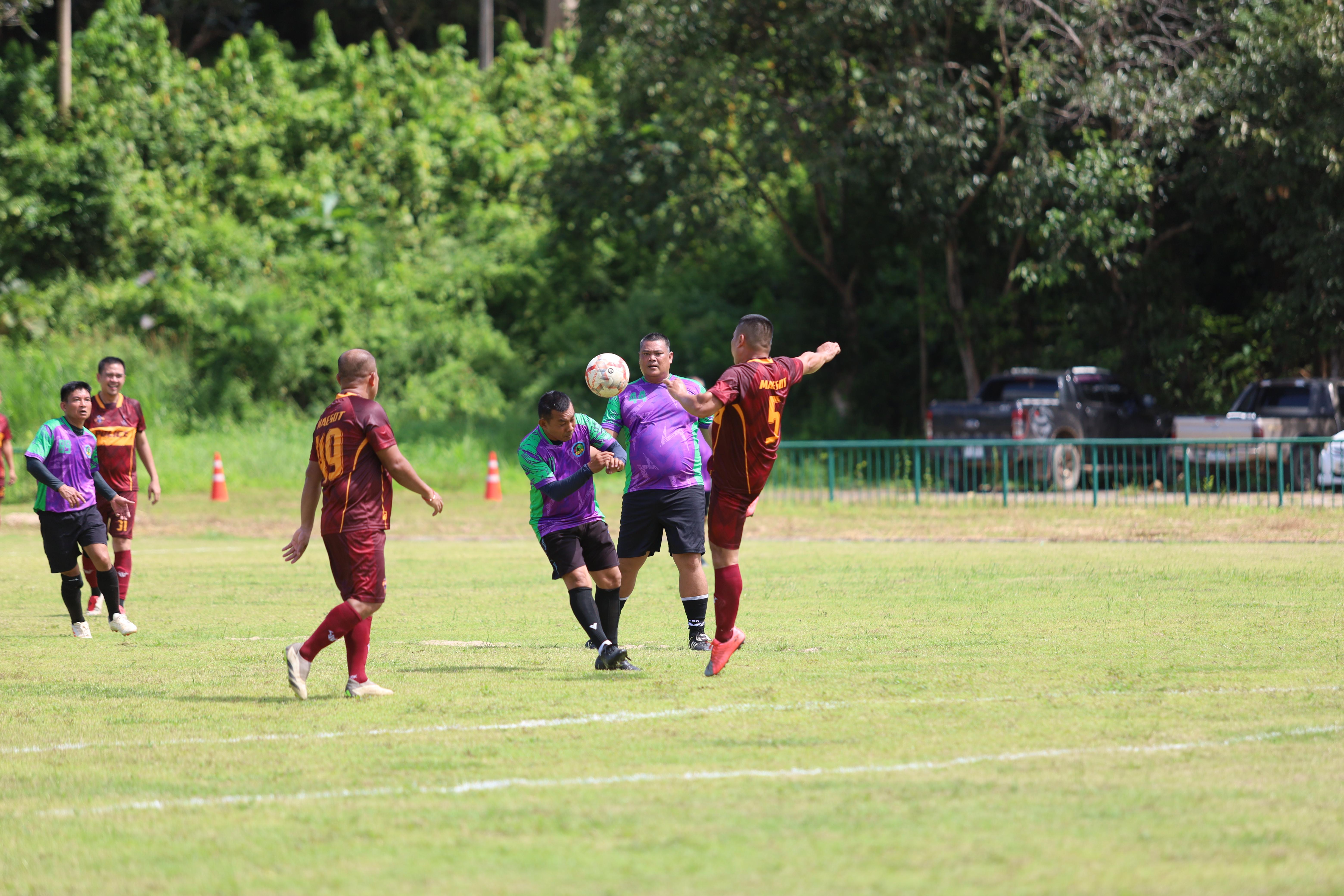 155. การแข่งขันฟุตบอล11คนหน่วยงานคู่ที่1