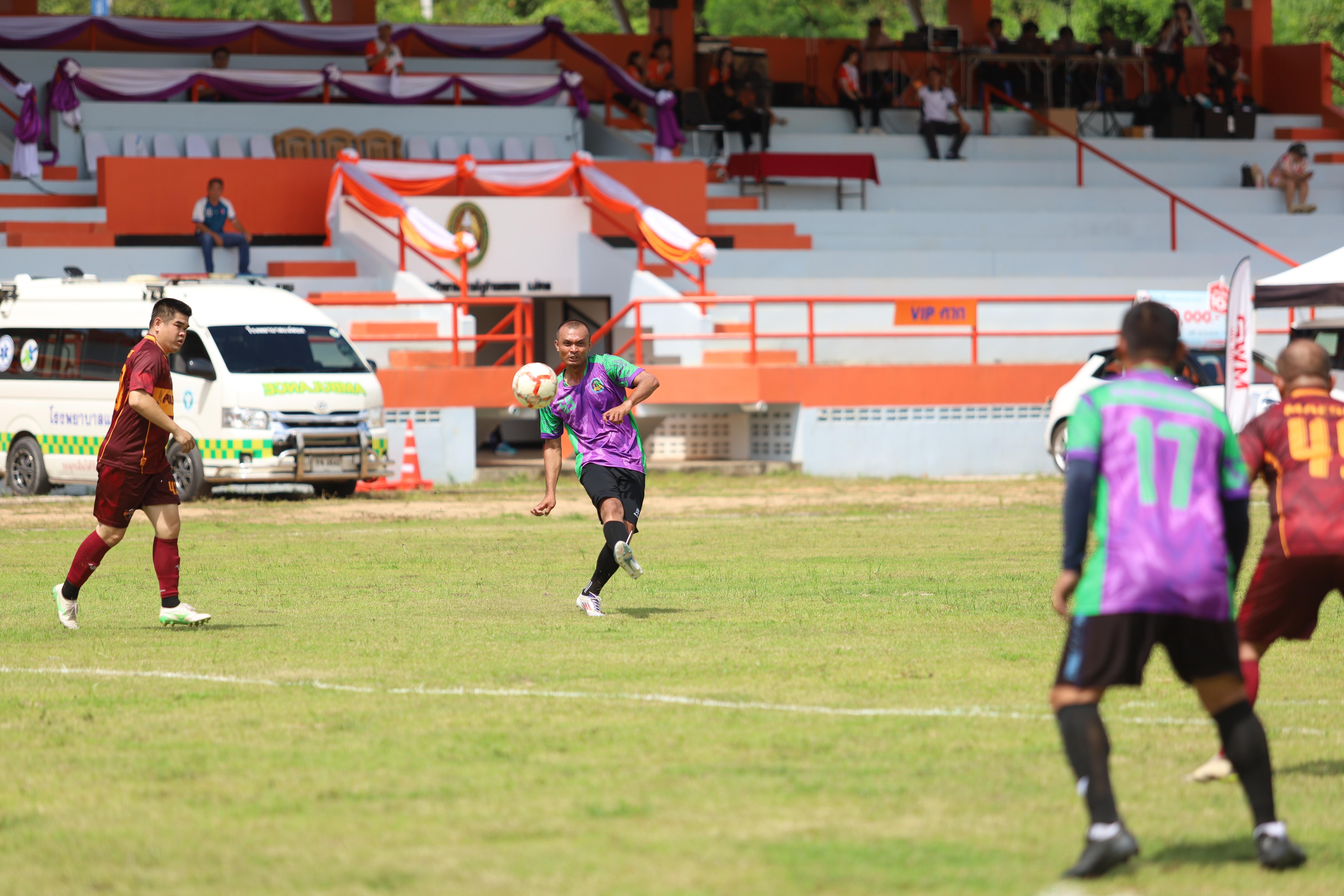 163. การแข่งขันฟุตบอล11คนหน่วยงานคู่ที่1