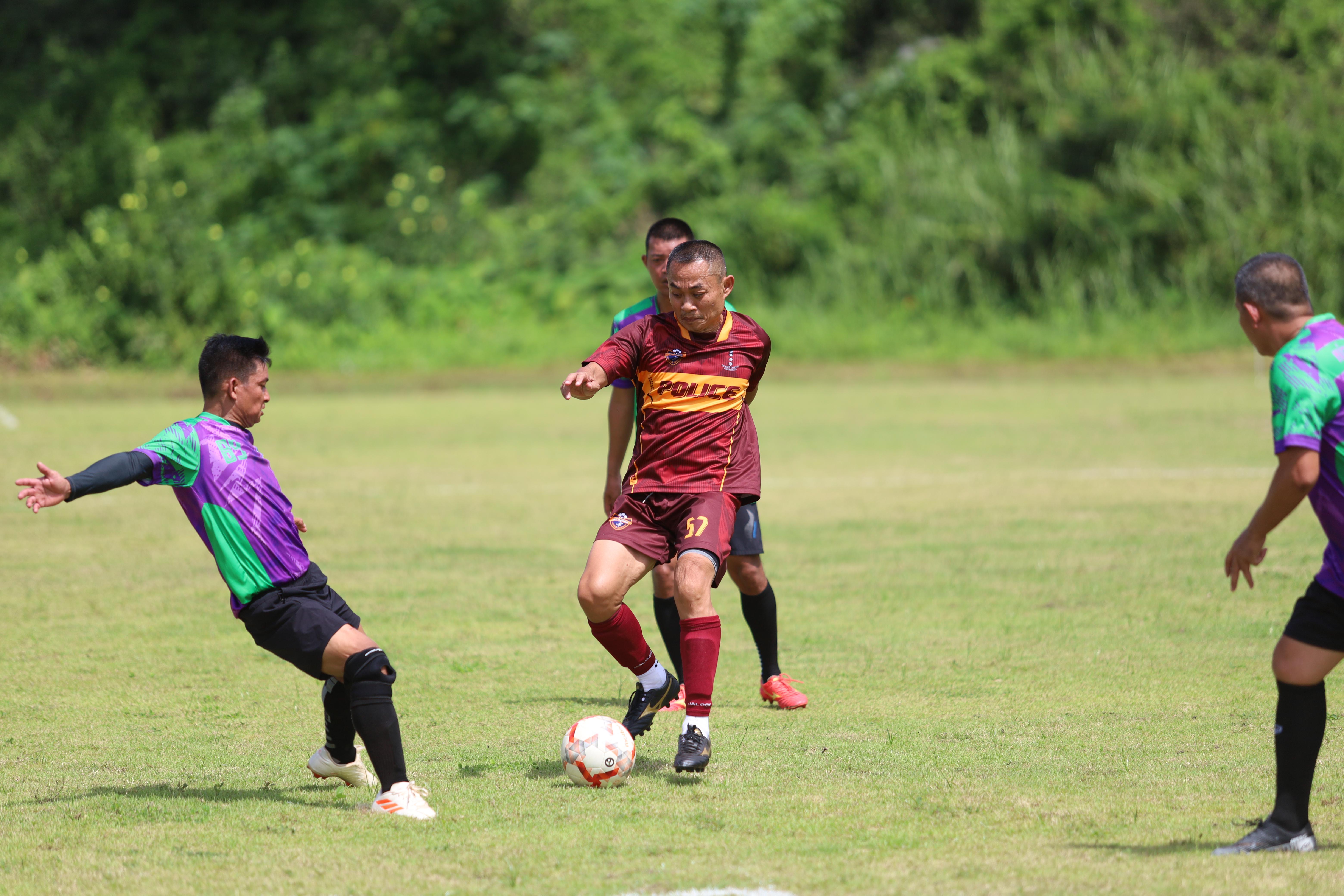 165. การแข่งขันฟุตบอล11คนหน่วยงานคู่ที่1