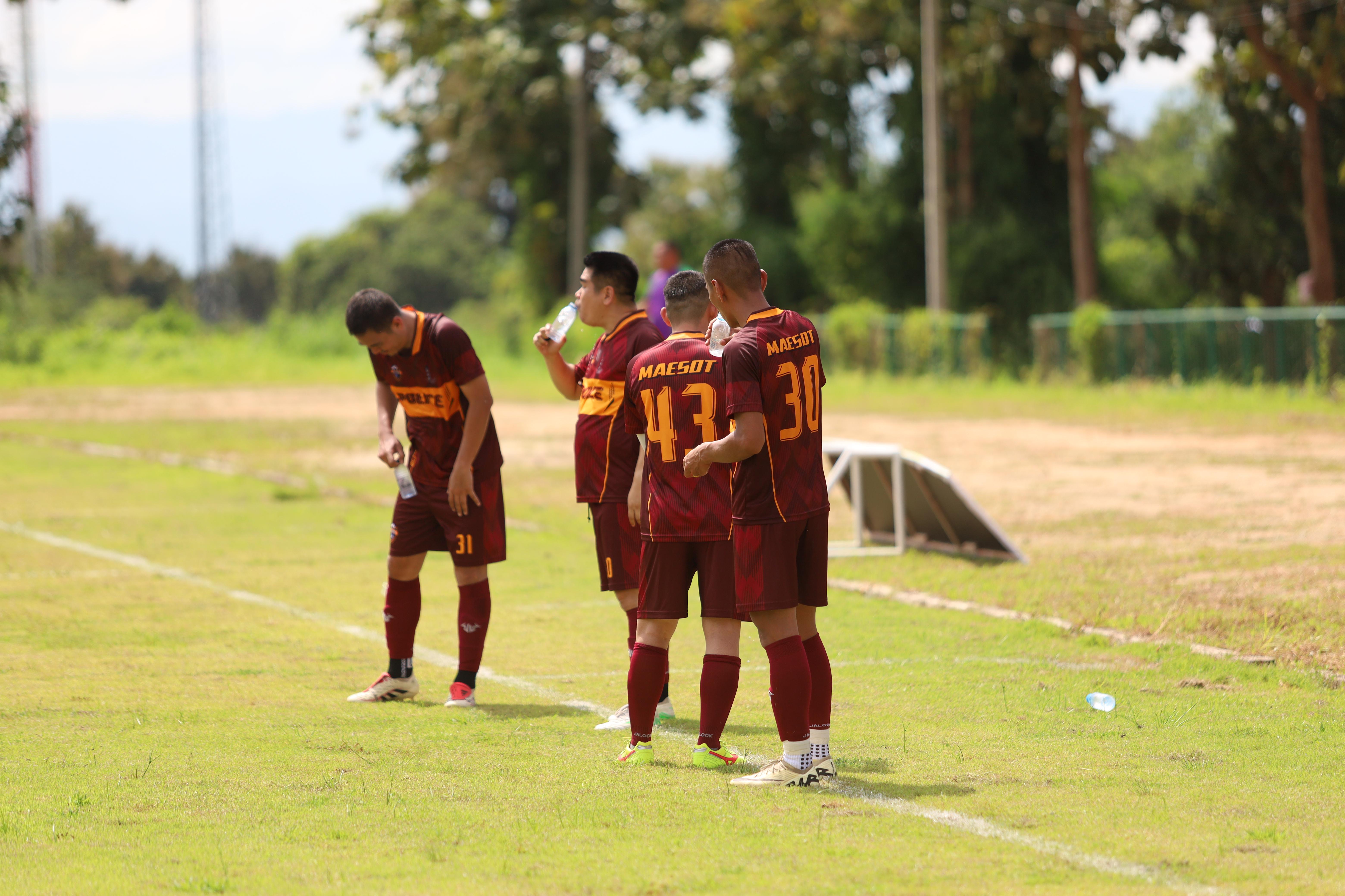 179. การแข่งขันฟุตบอล11คนหน่วยงานคู่ที่1