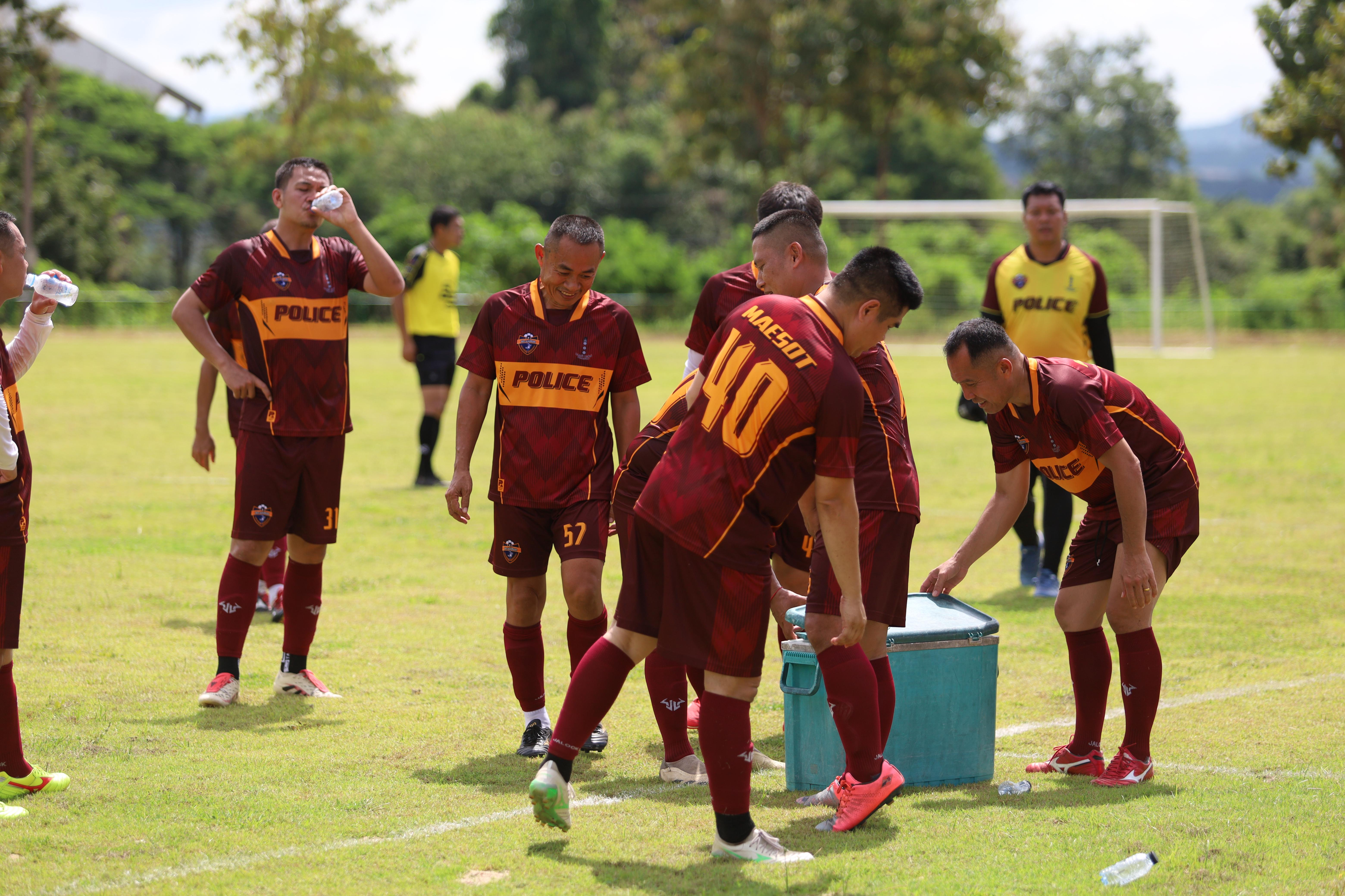 181. การแข่งขันฟุตบอล11คนหน่วยงานคู่ที่1