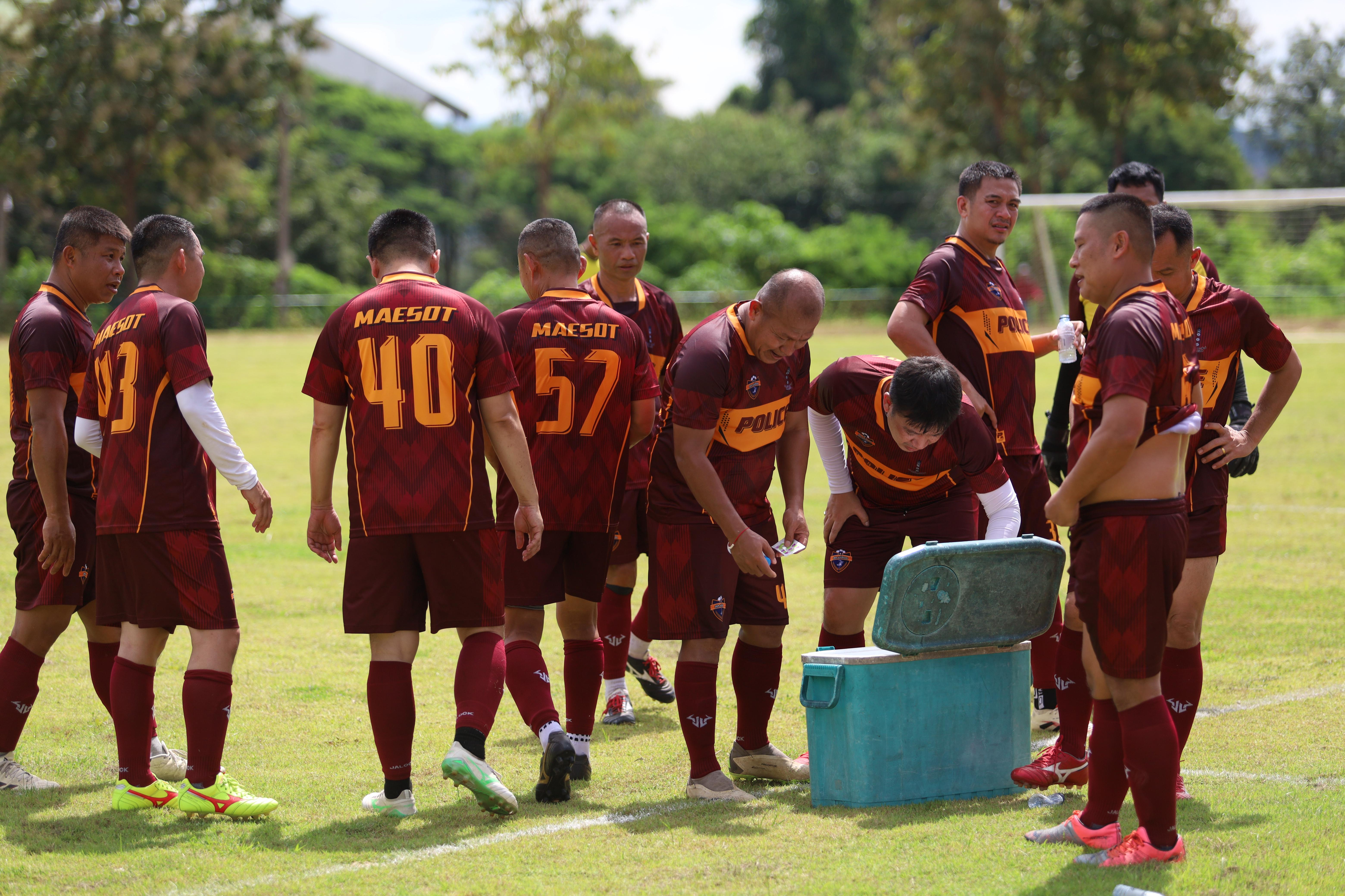 182. การแข่งขันฟุตบอล11คนหน่วยงานคู่ที่1