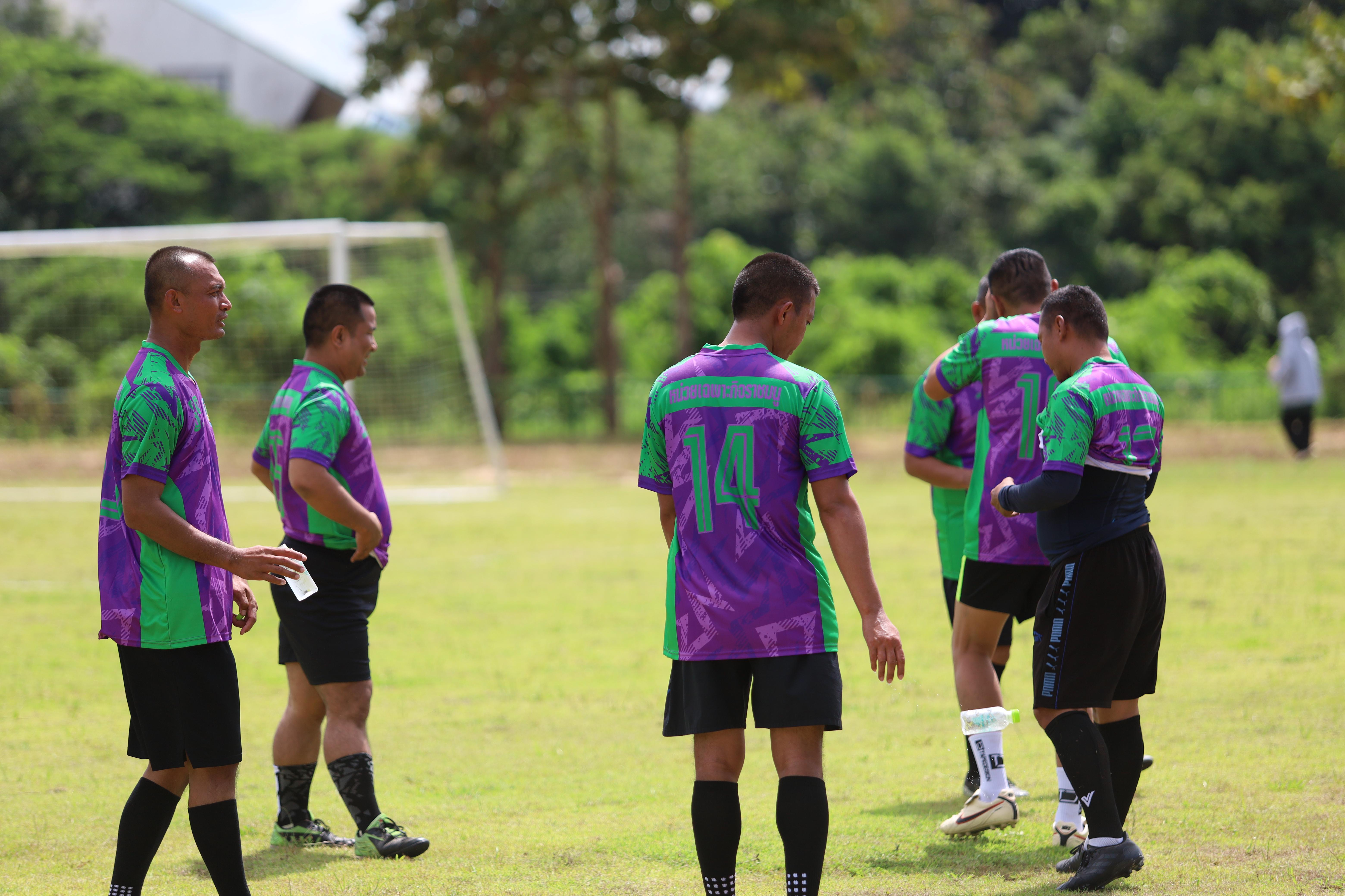 183. การแข่งขันฟุตบอล11คนหน่วยงานคู่ที่1