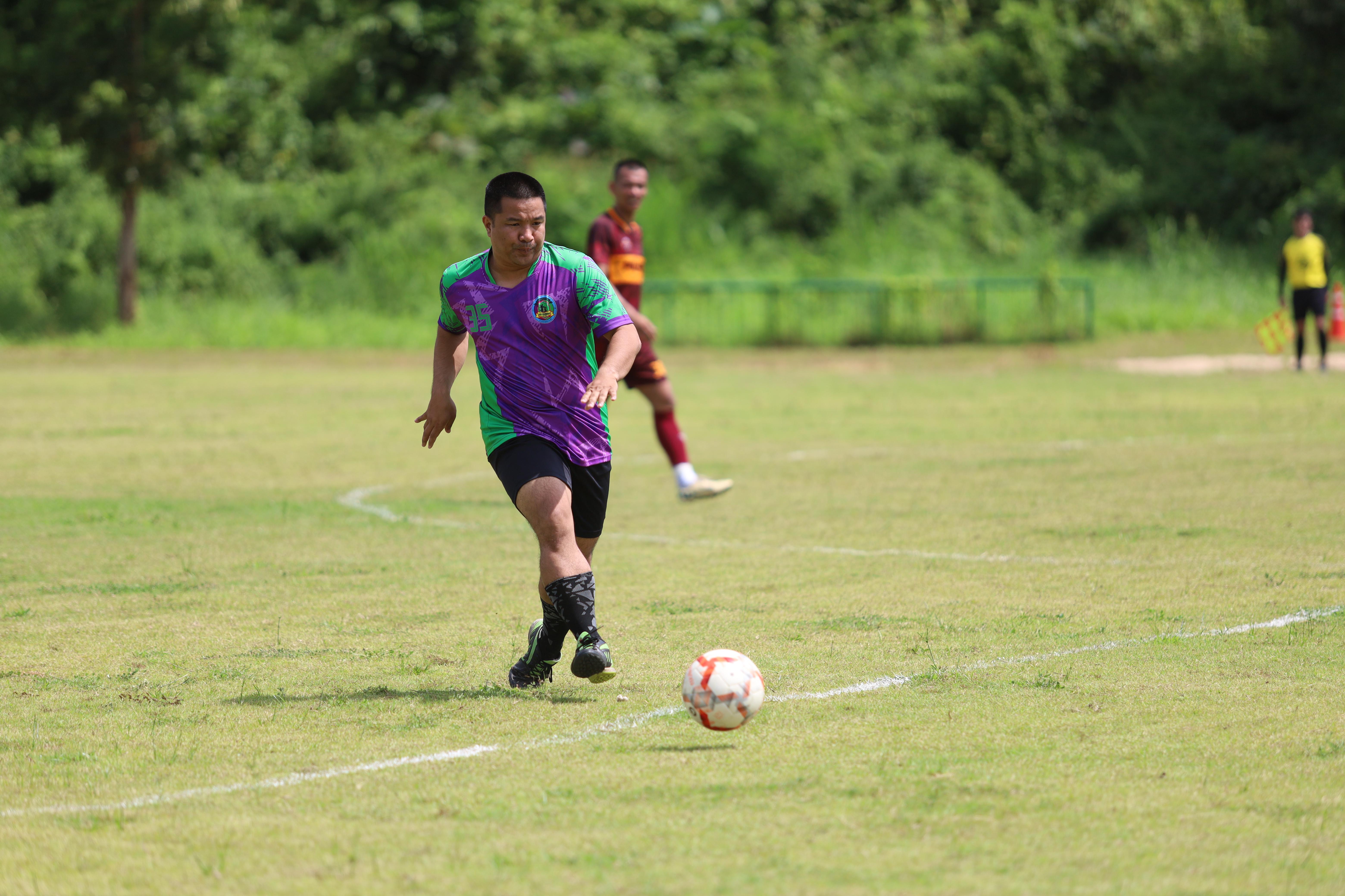 186. การแข่งขันฟุตบอล11คนหน่วยงานคู่ที่1