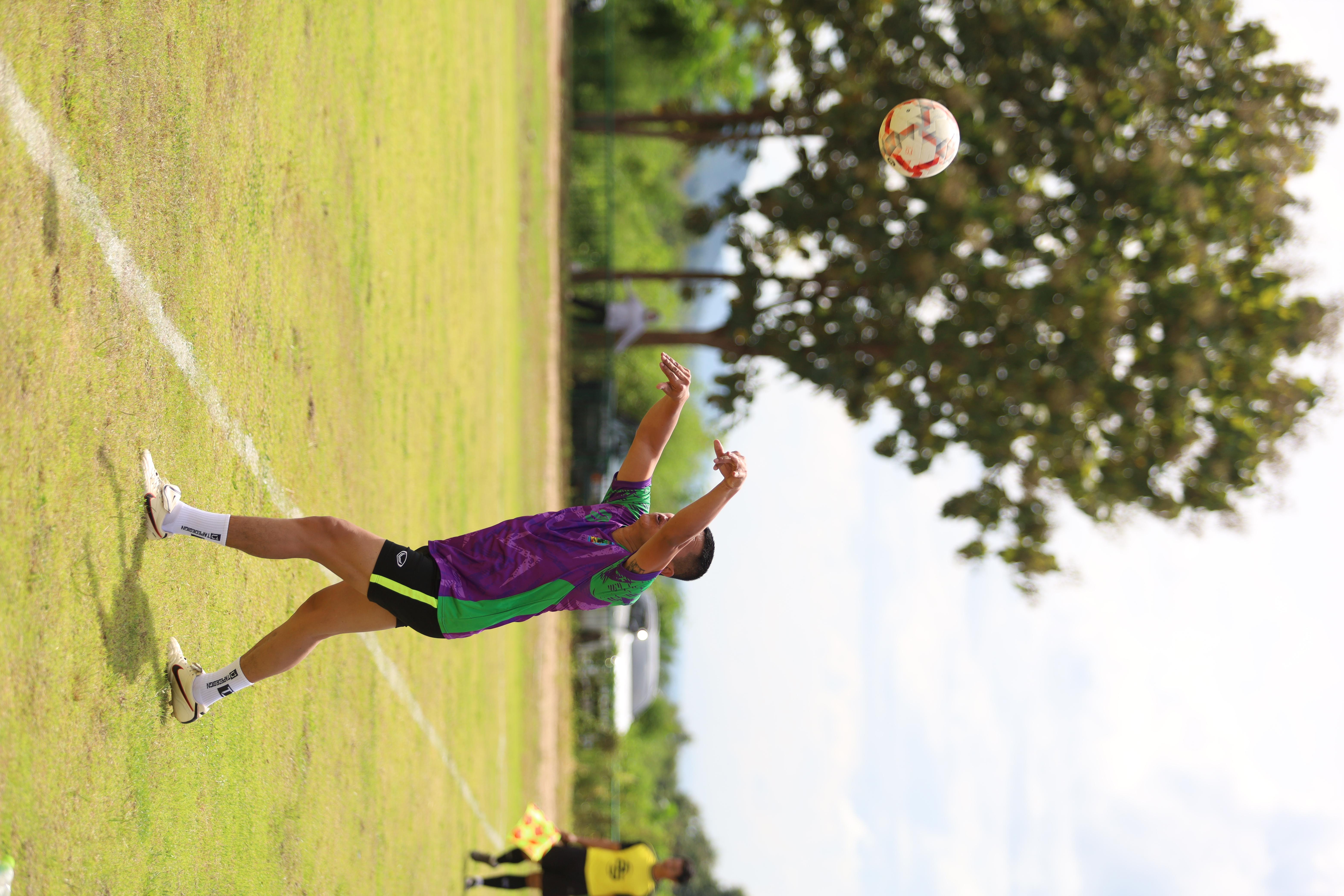 187. การแข่งขันฟุตบอล11คนหน่วยงานคู่ที่1