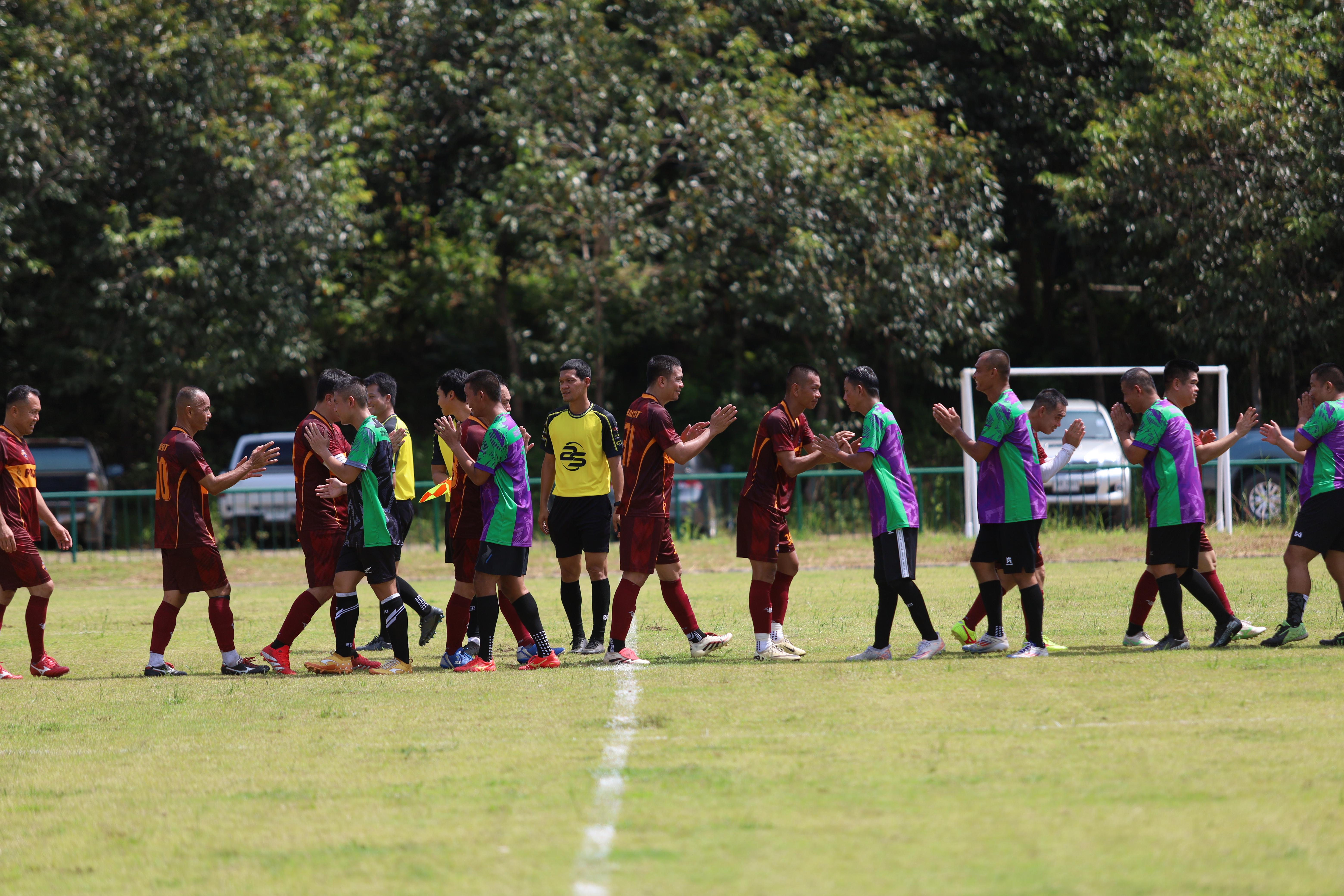 192. การแข่งขันฟุตบอล11คนหน่วยงานคู่ที่1