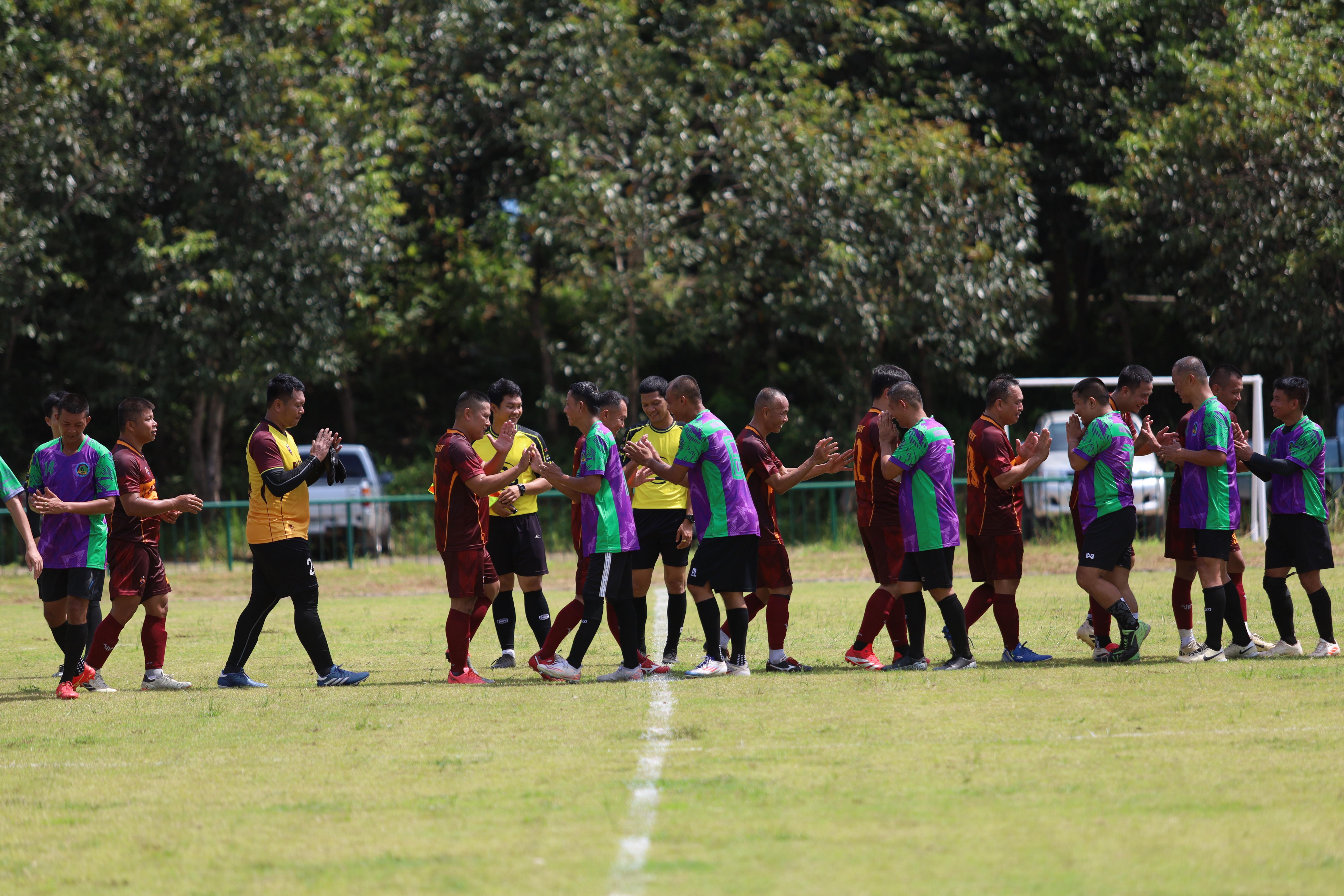 193. การแข่งขันฟุตบอล11คนหน่วยงานคู่ที่1