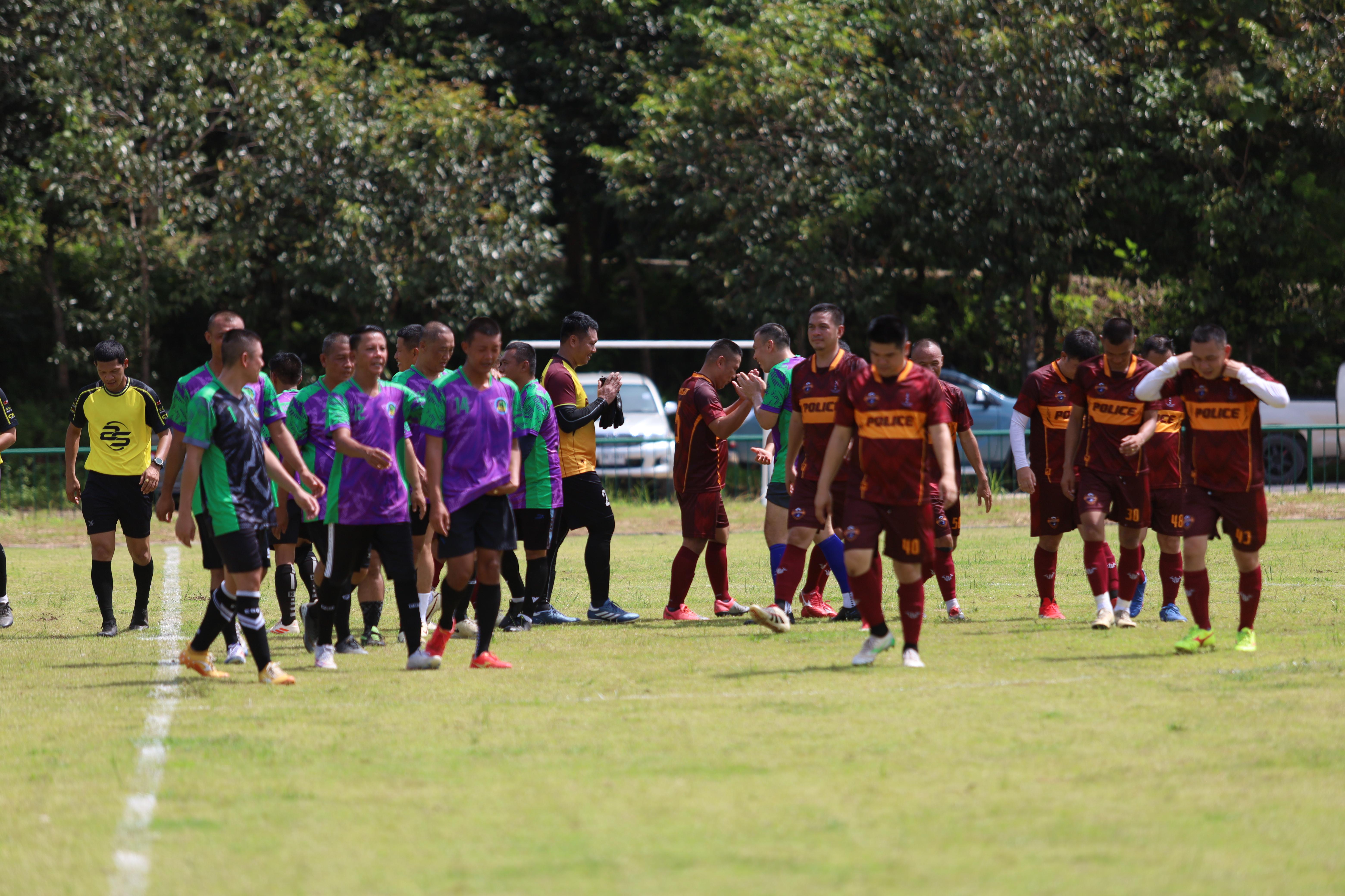 194. การแข่งขันฟุตบอล11คนหน่วยงานคู่ที่1