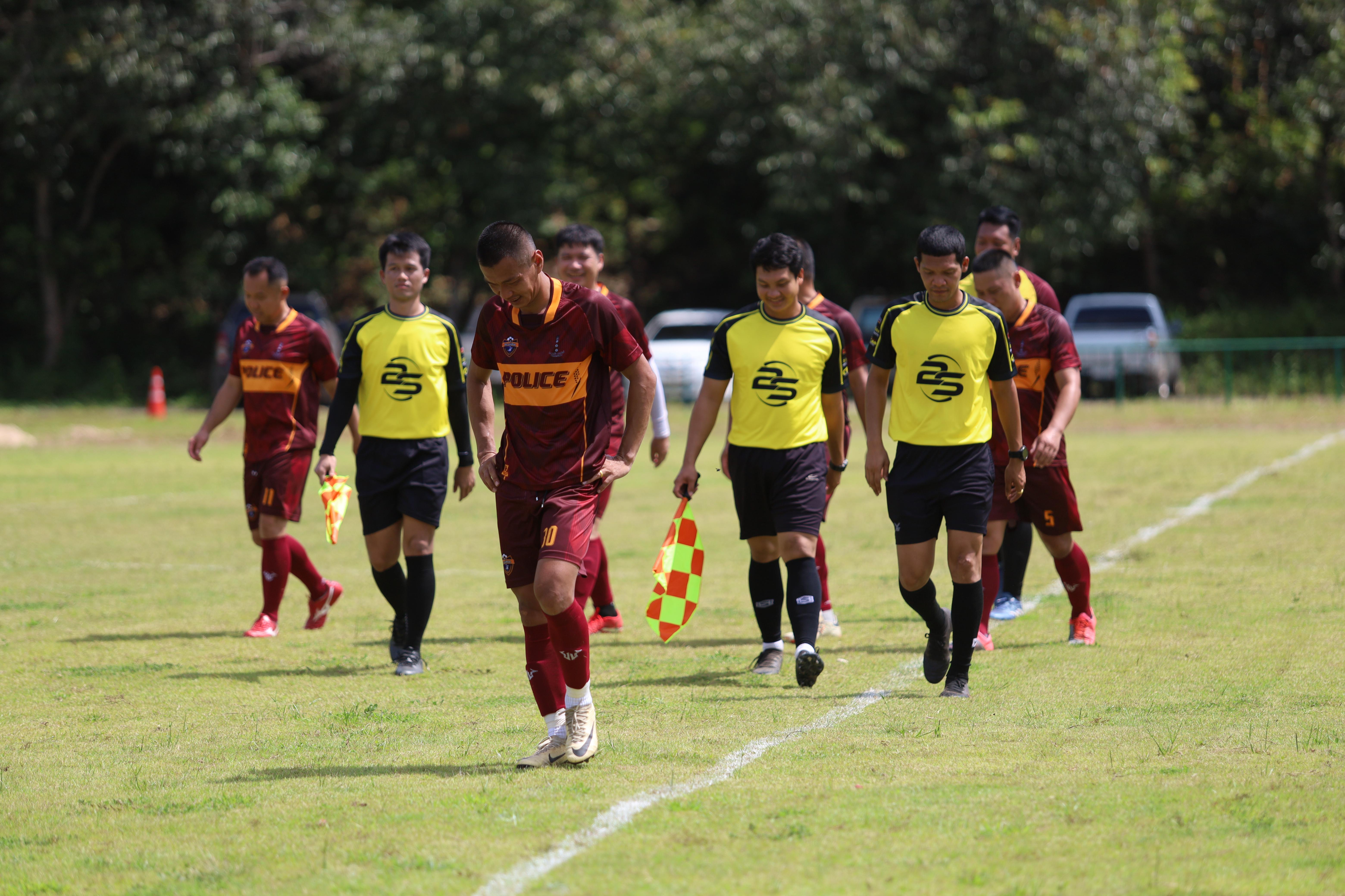 196. การแข่งขันฟุตบอล11คนหน่วยงานคู่ที่1