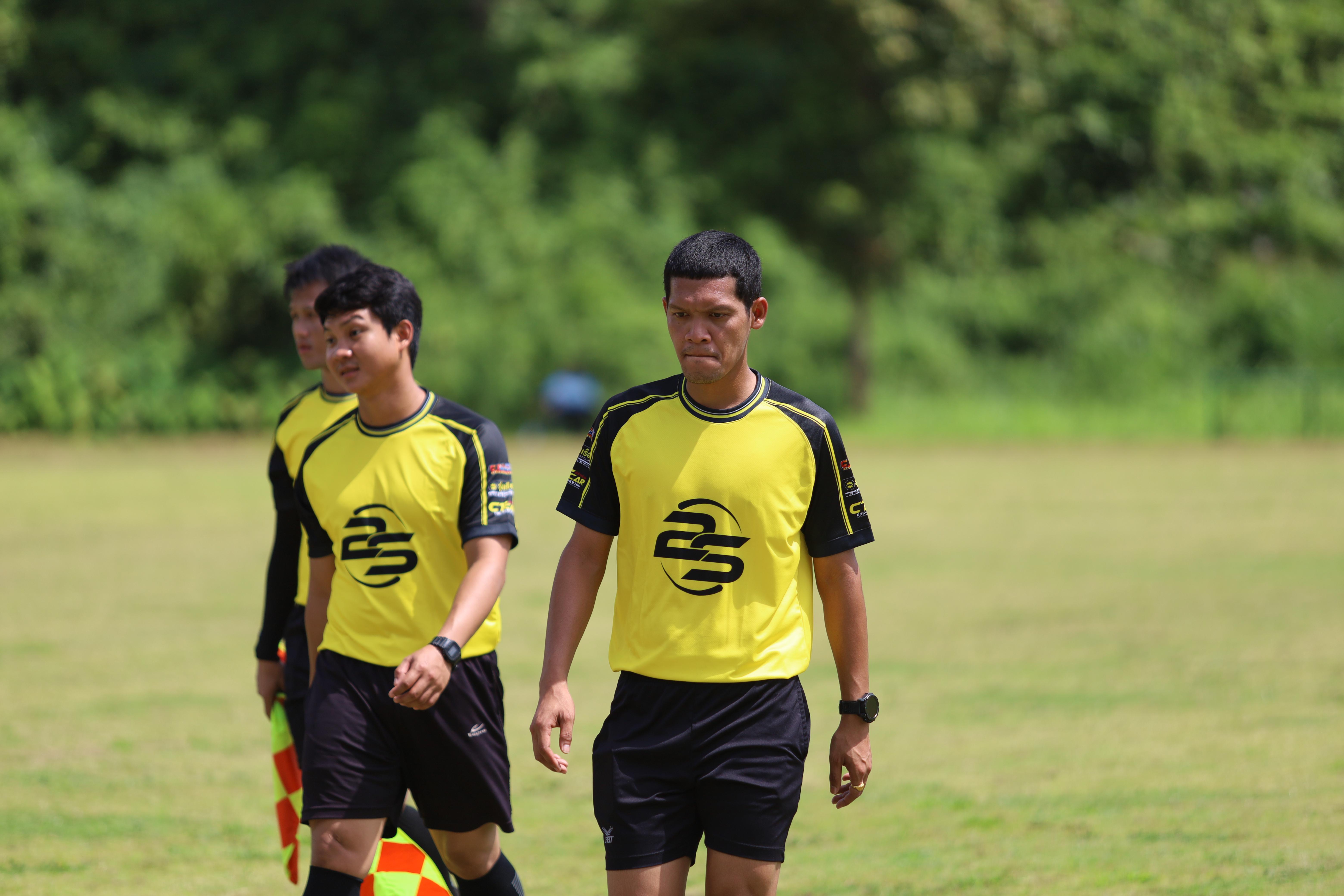 197. การแข่งขันฟุตบอล11คนหน่วยงานคู่ที่1