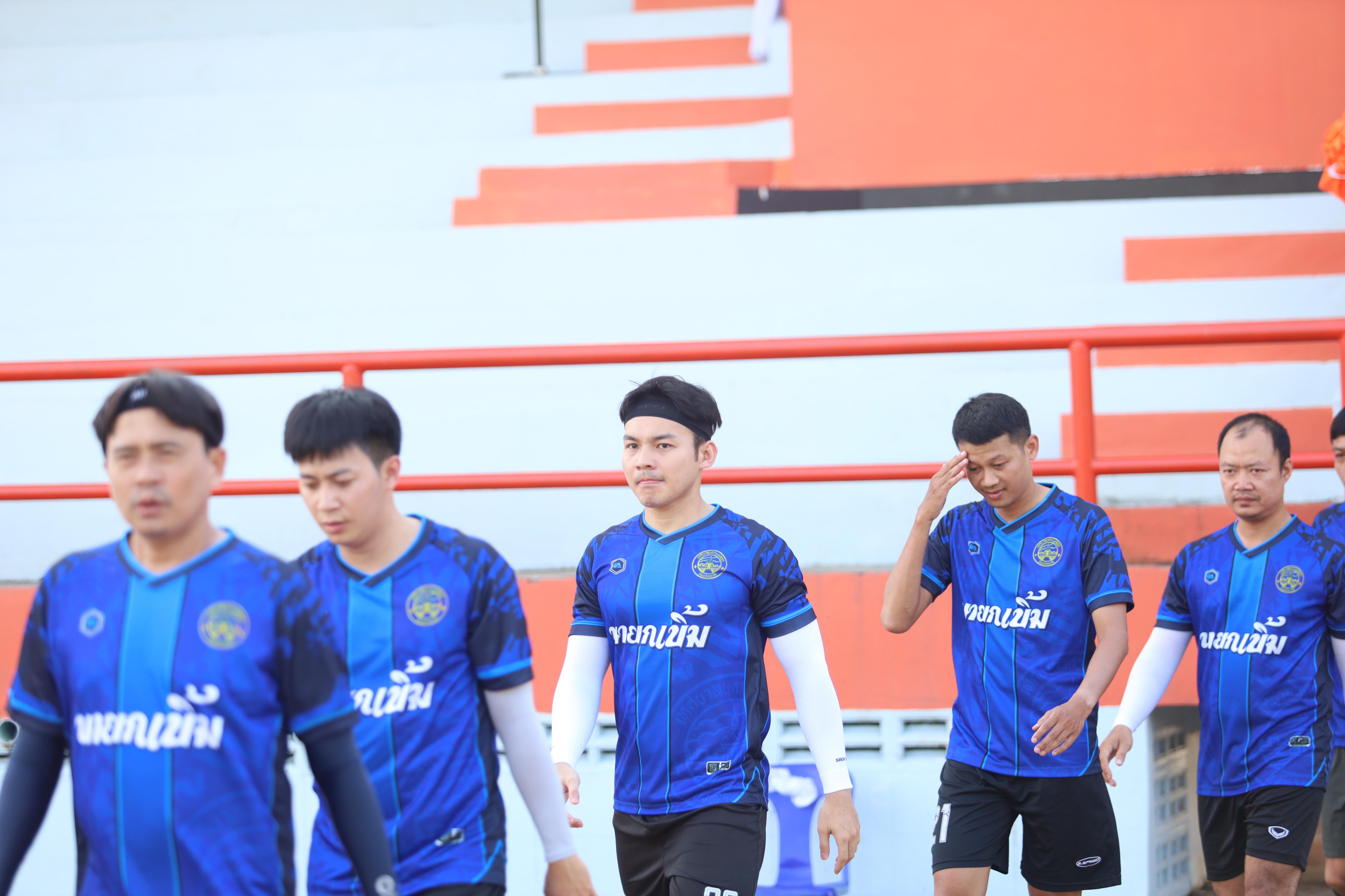 13. ฟุตบอล11คนหน่วยงาน25ปีkprums คู่ที่10 อำเภอแม่สอด 2 : 0เทศบาลนครแม่สอดแม่สอด