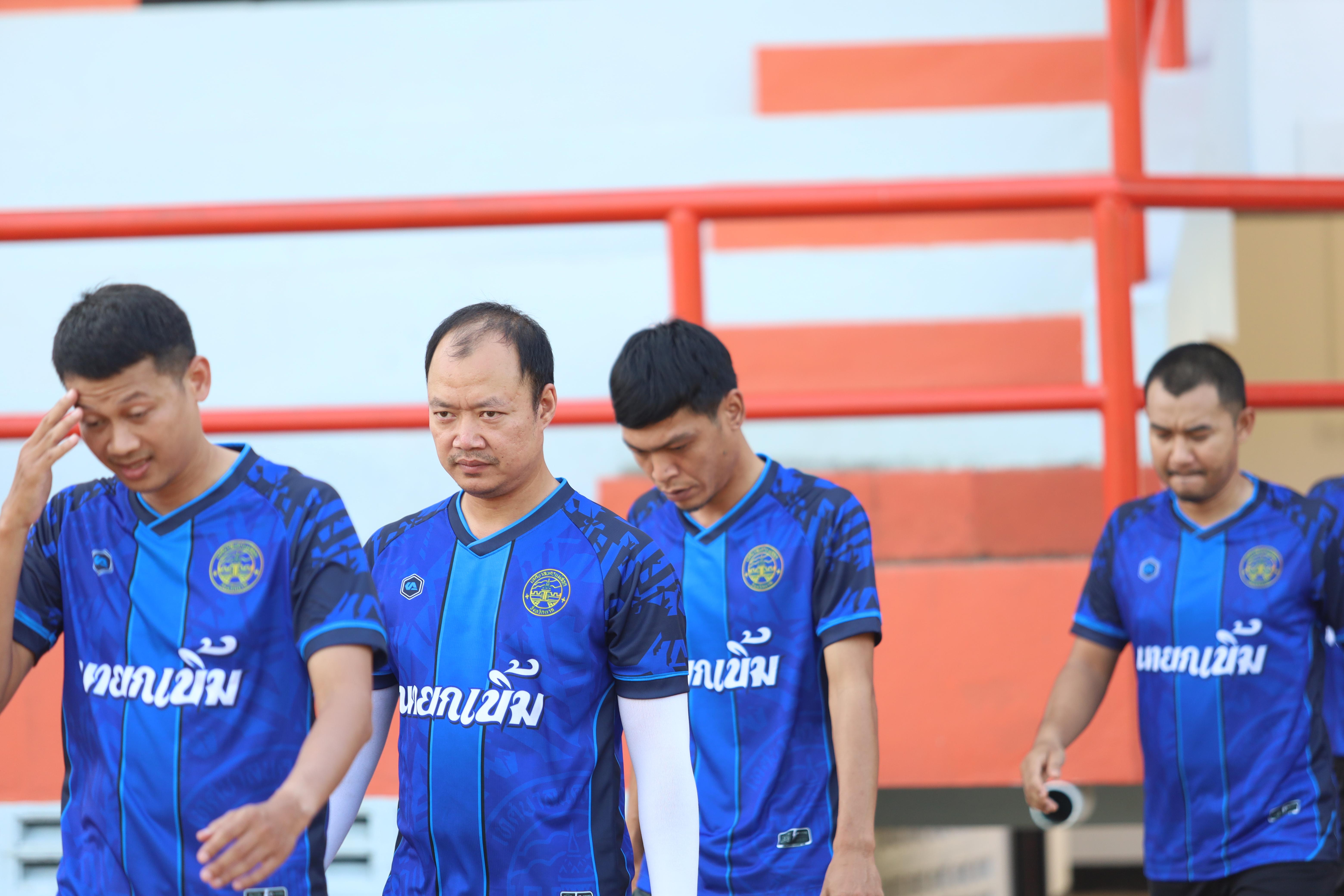 14. ฟุตบอล11คนหน่วยงาน25ปีkprums คู่ที่10 อำเภอแม่สอด 2 : 0เทศบาลนครแม่สอดแม่สอด