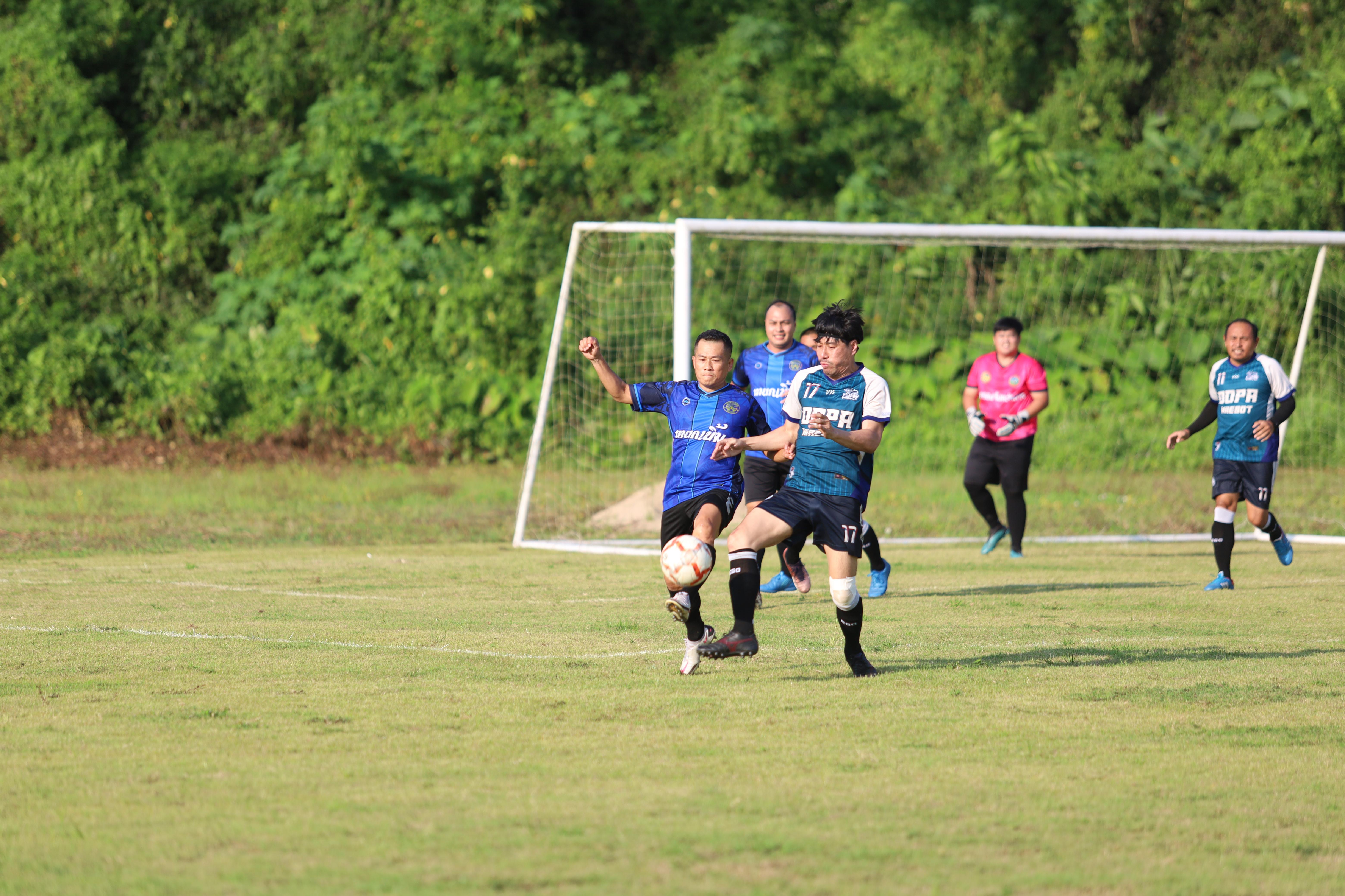 28. ฟุตบอล11คนหน่วยงาน25ปีkprums คู่ที่10 อำเภอแม่สอด 2 : 0เทศบาลนครแม่สอดแม่สอด