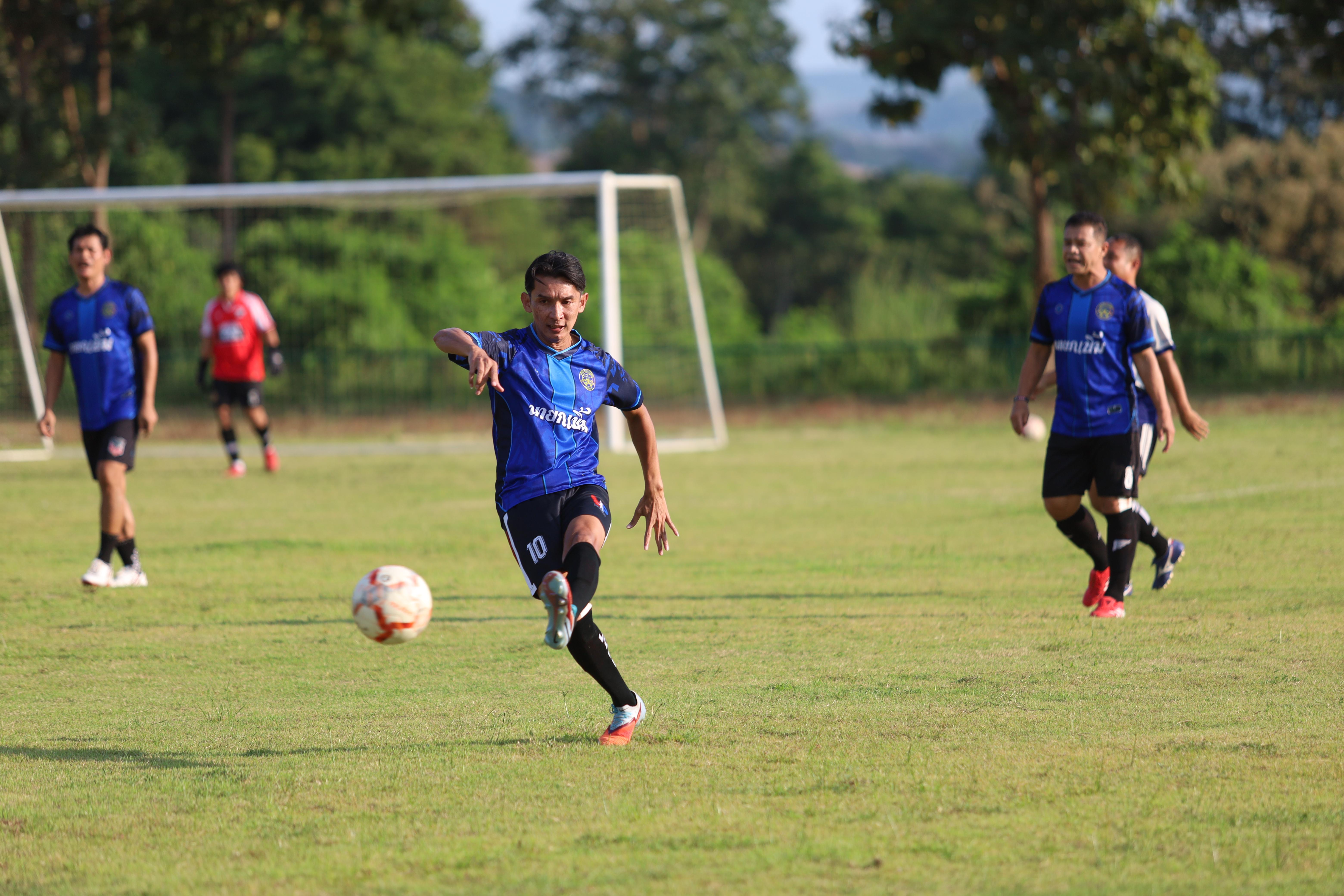 31. ฟุตบอล11คนหน่วยงาน25ปีkprums คู่ที่10 อำเภอแม่สอด 2 : 0เทศบาลนครแม่สอดแม่สอด