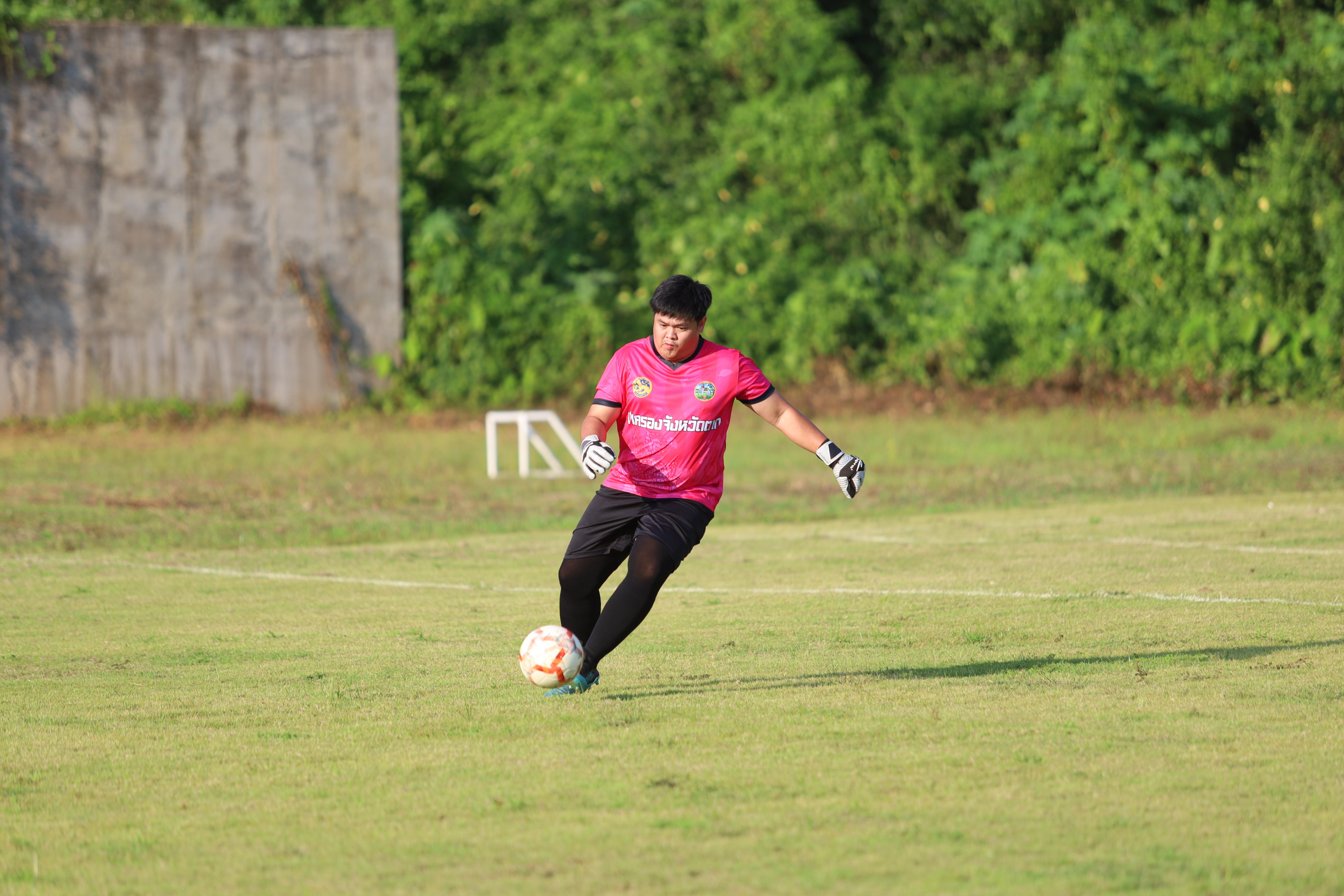 32. ฟุตบอล11คนหน่วยงาน25ปีkprums คู่ที่10 อำเภอแม่สอด 2 : 0เทศบาลนครแม่สอดแม่สอด