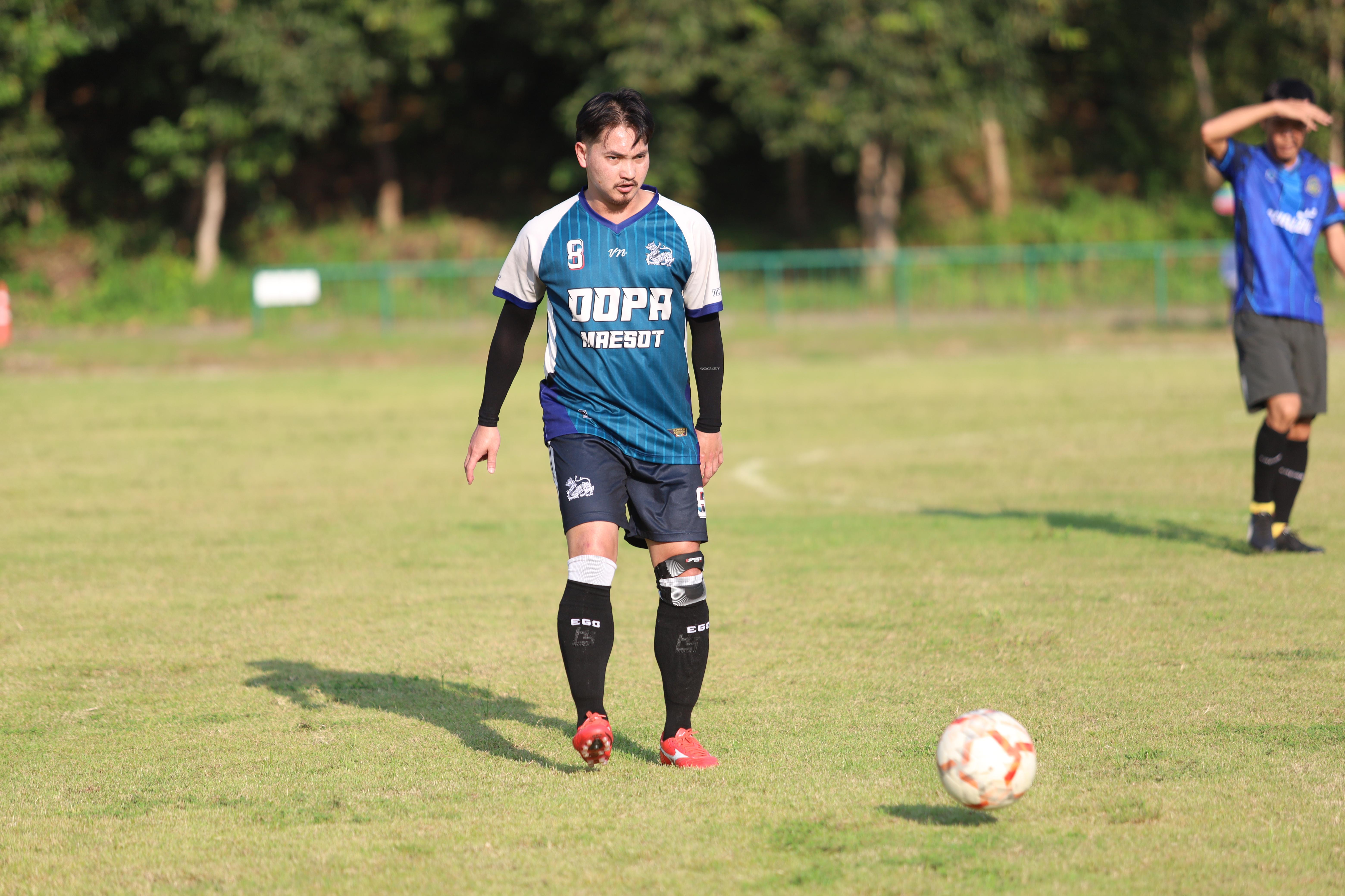 33. ฟุตบอล11คนหน่วยงาน25ปีkprums คู่ที่10 อำเภอแม่สอด 2 : 0เทศบาลนครแม่สอดแม่สอด