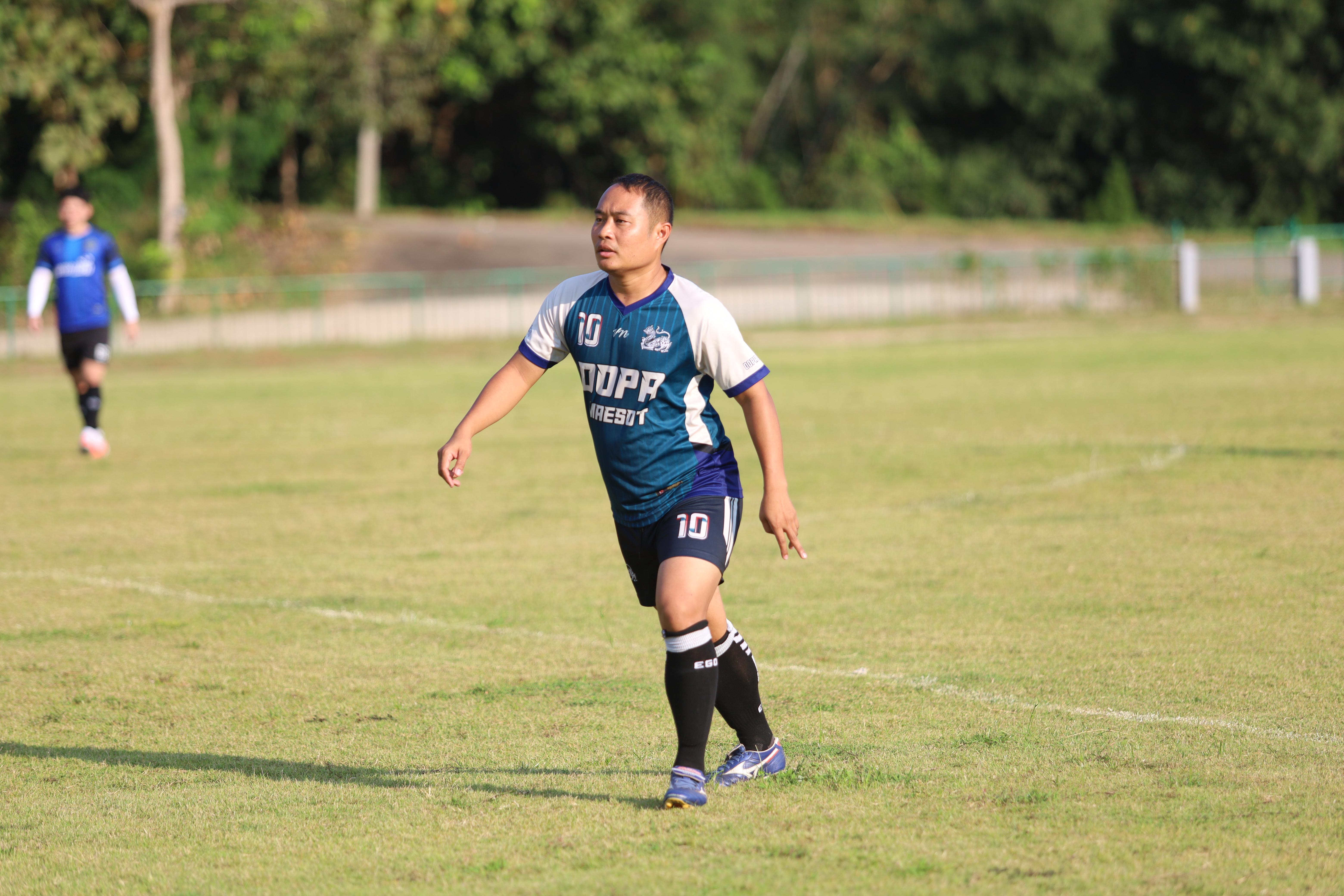 35. ฟุตบอล11คนหน่วยงาน25ปีkprums คู่ที่10 อำเภอแม่สอด 2 : 0เทศบาลนครแม่สอดแม่สอด