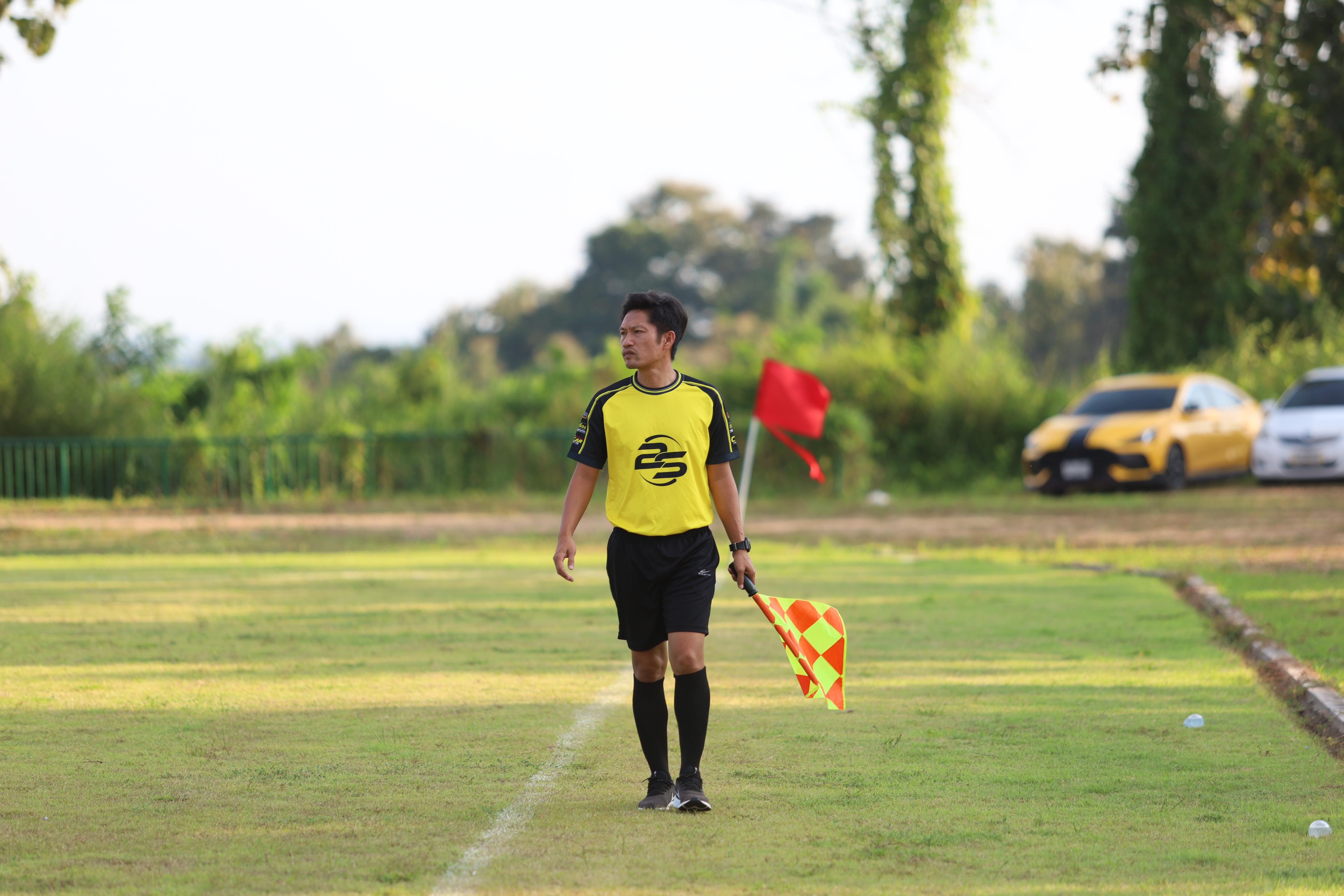 37. ฟุตบอล11คนหน่วยงาน25ปีkprums คู่ที่10 อำเภอแม่สอด 2 : 0เทศบาลนครแม่สอดแม่สอด