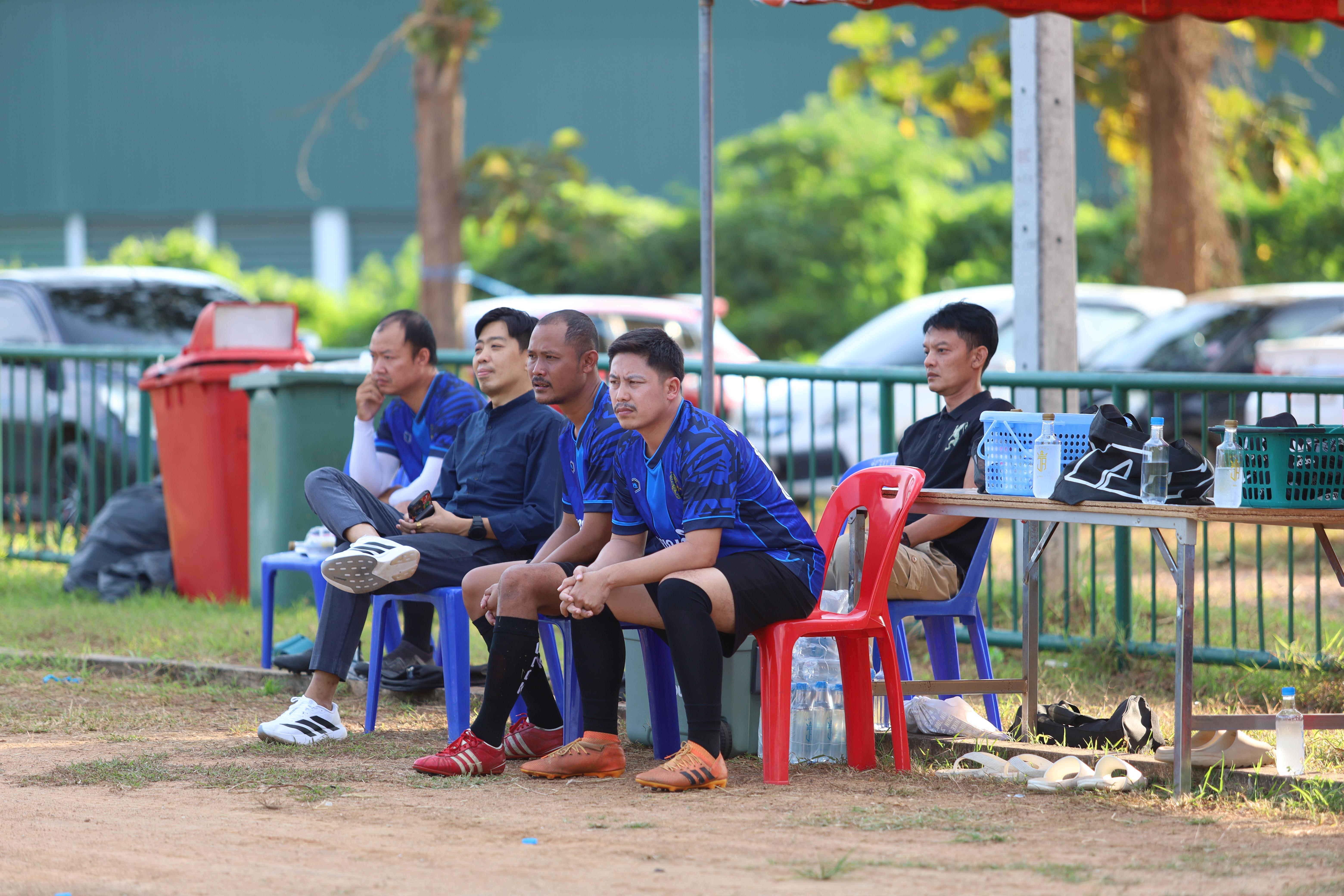 38. ฟุตบอล11คนหน่วยงาน25ปีkprums คู่ที่10 อำเภอแม่สอด 2 : 0เทศบาลนครแม่สอดแม่สอด