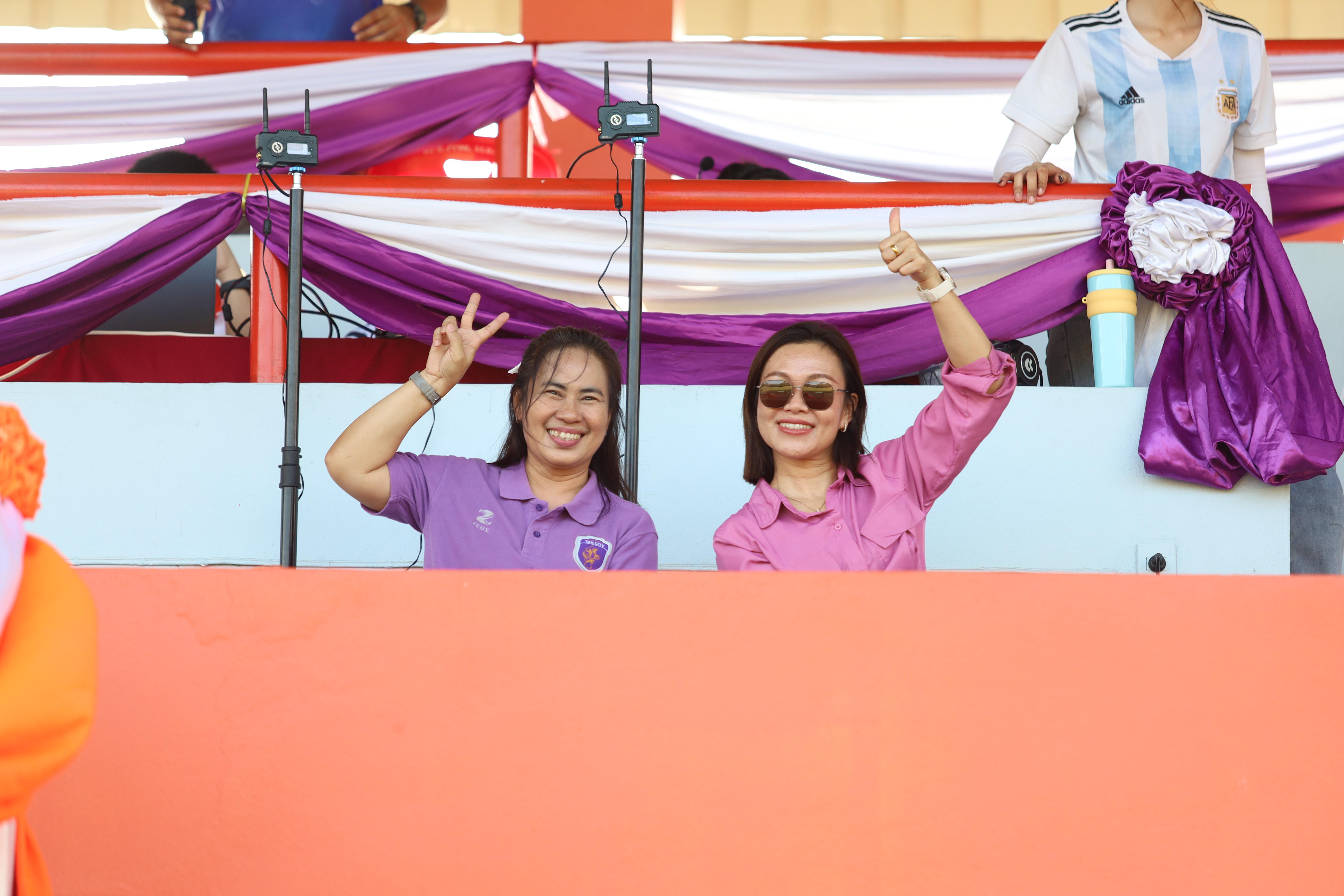 40. ฟุตบอล11คนหน่วยงาน25ปีkprums คู่ที่10 อำเภอแม่สอด 2 : 0เทศบาลนครแม่สอดแม่สอด