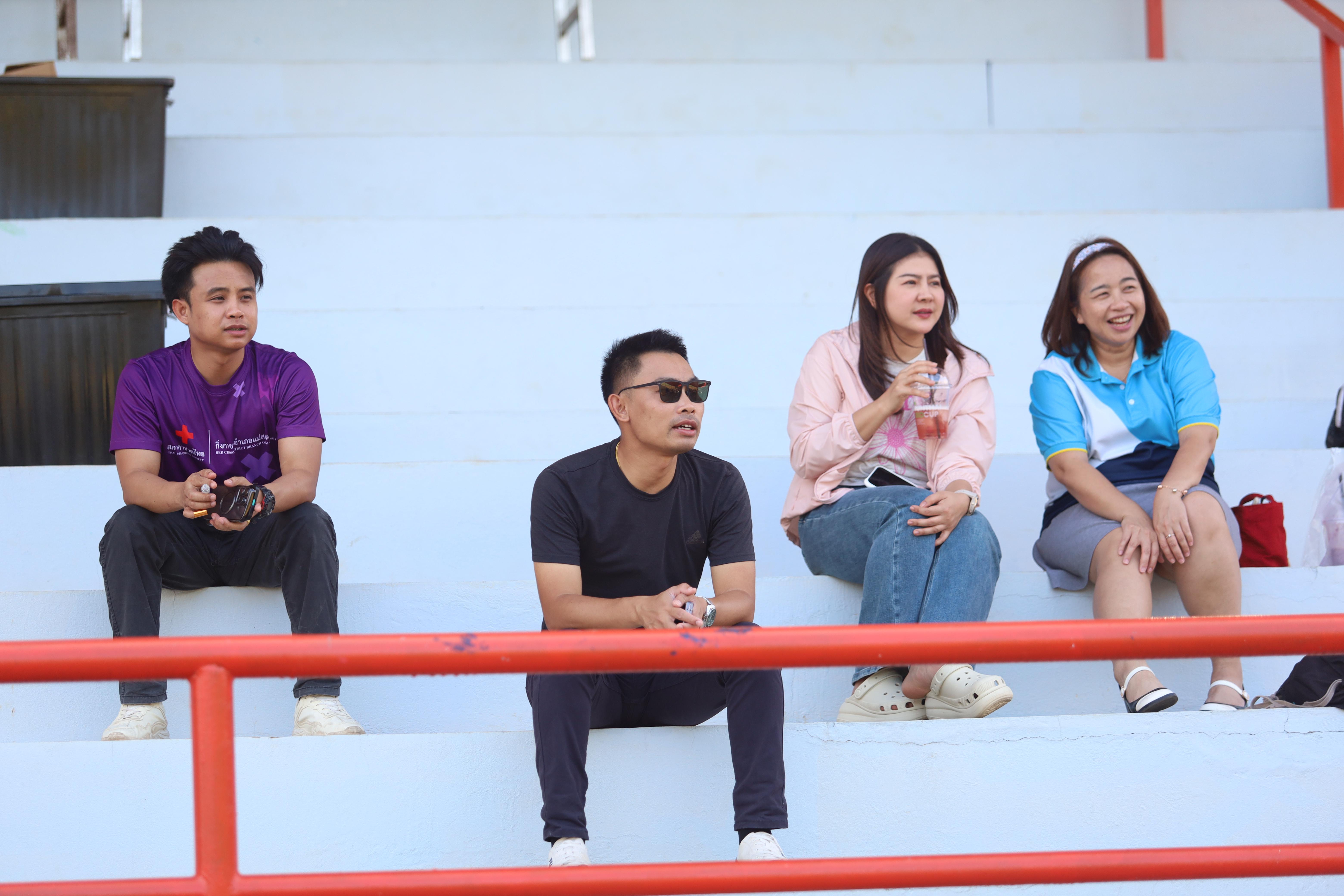 43. ฟุตบอล11คนหน่วยงาน25ปีkprums คู่ที่10 อำเภอแม่สอด 2 : 0เทศบาลนครแม่สอดแม่สอด