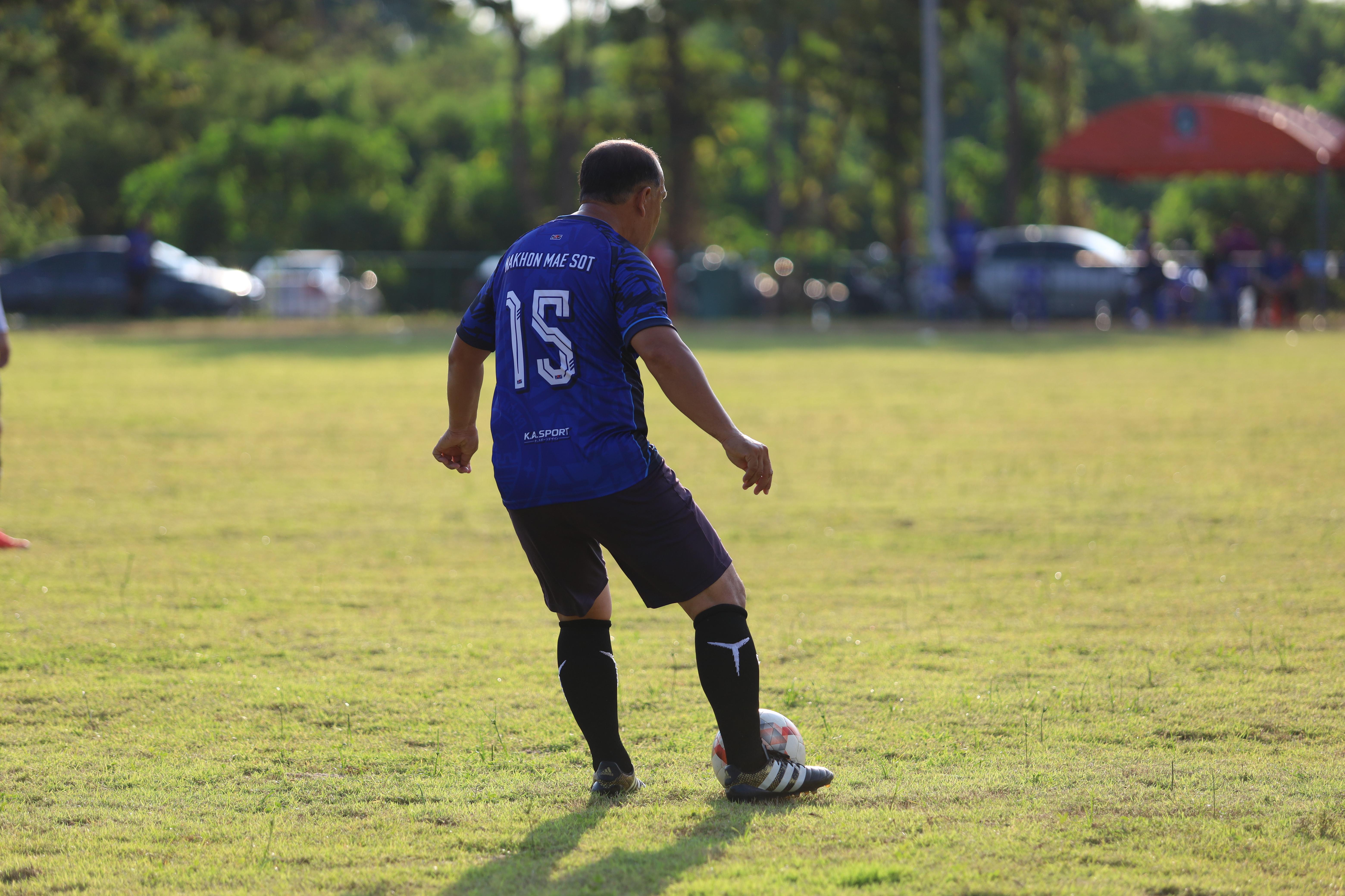 52. ฟุตบอล11คนหน่วยงาน25ปีkprums คู่ที่10 อำเภอแม่สอด 2 : 0เทศบาลนครแม่สอดแม่สอด