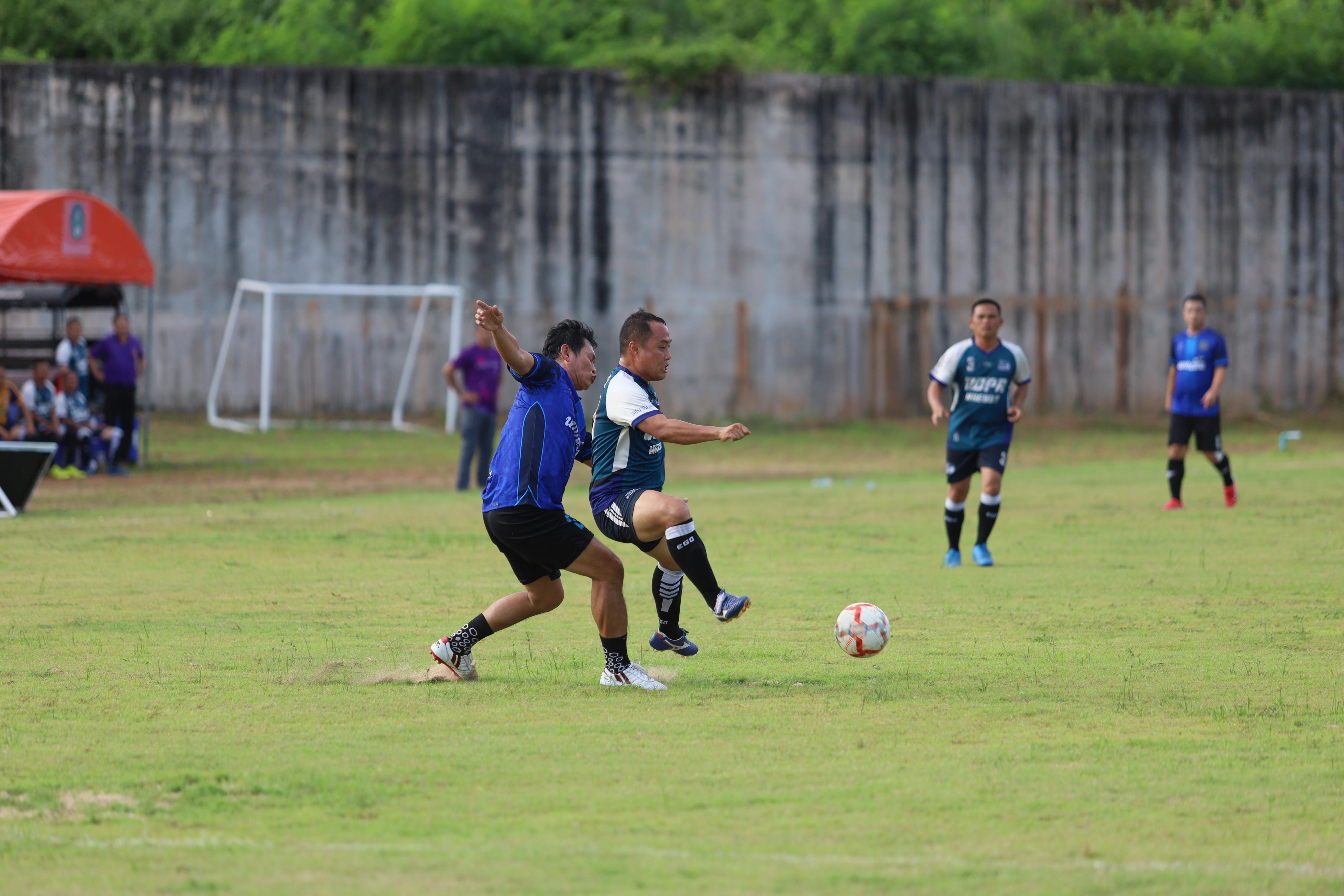 56. ฟุตบอล11คนหน่วยงาน25ปีkprums คู่ที่10 อำเภอแม่สอด 2 : 0เทศบาลนครแม่สอดแม่สอด