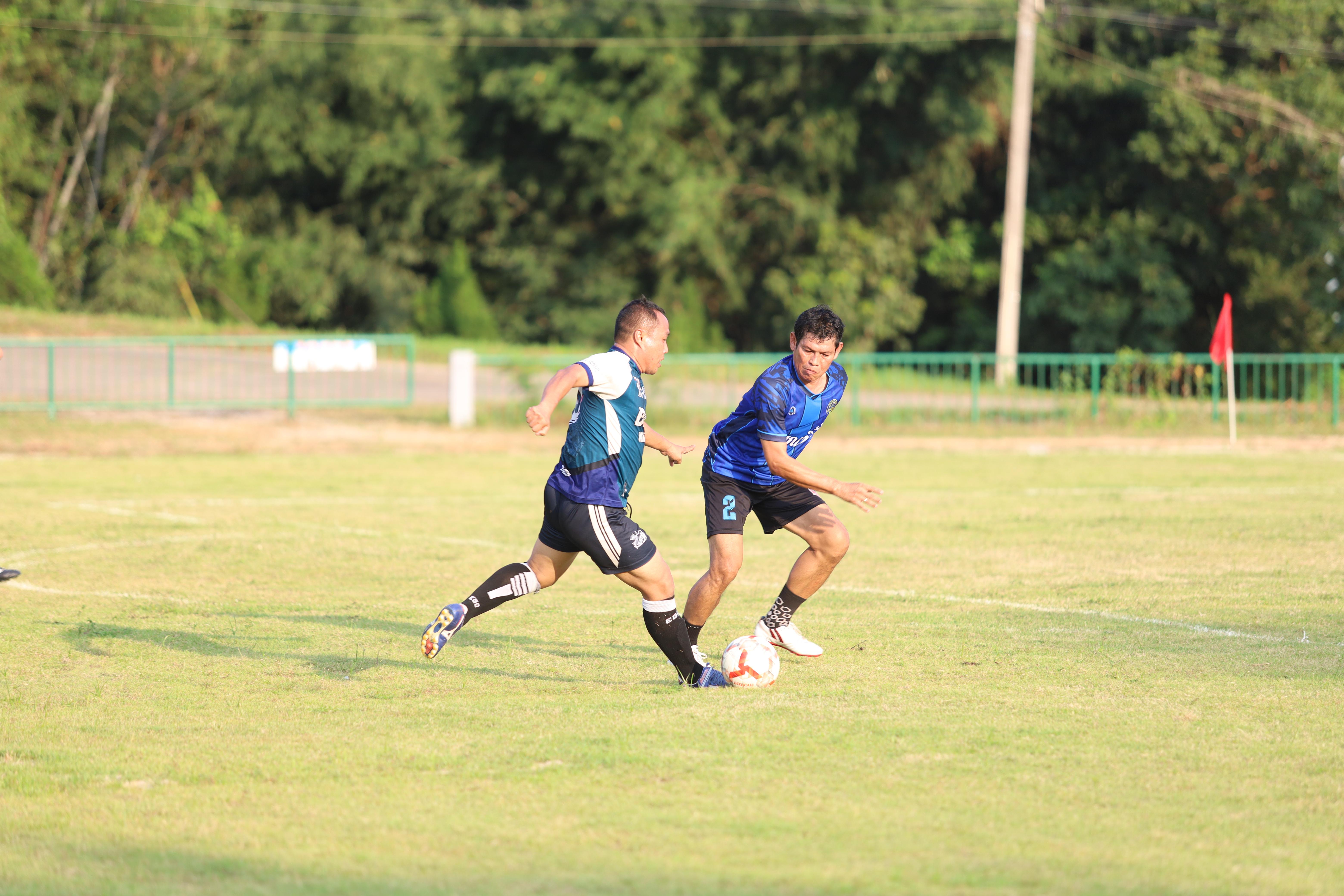 57. ฟุตบอล11คนหน่วยงาน25ปีkprums คู่ที่10 อำเภอแม่สอด 2 : 0เทศบาลนครแม่สอดแม่สอด