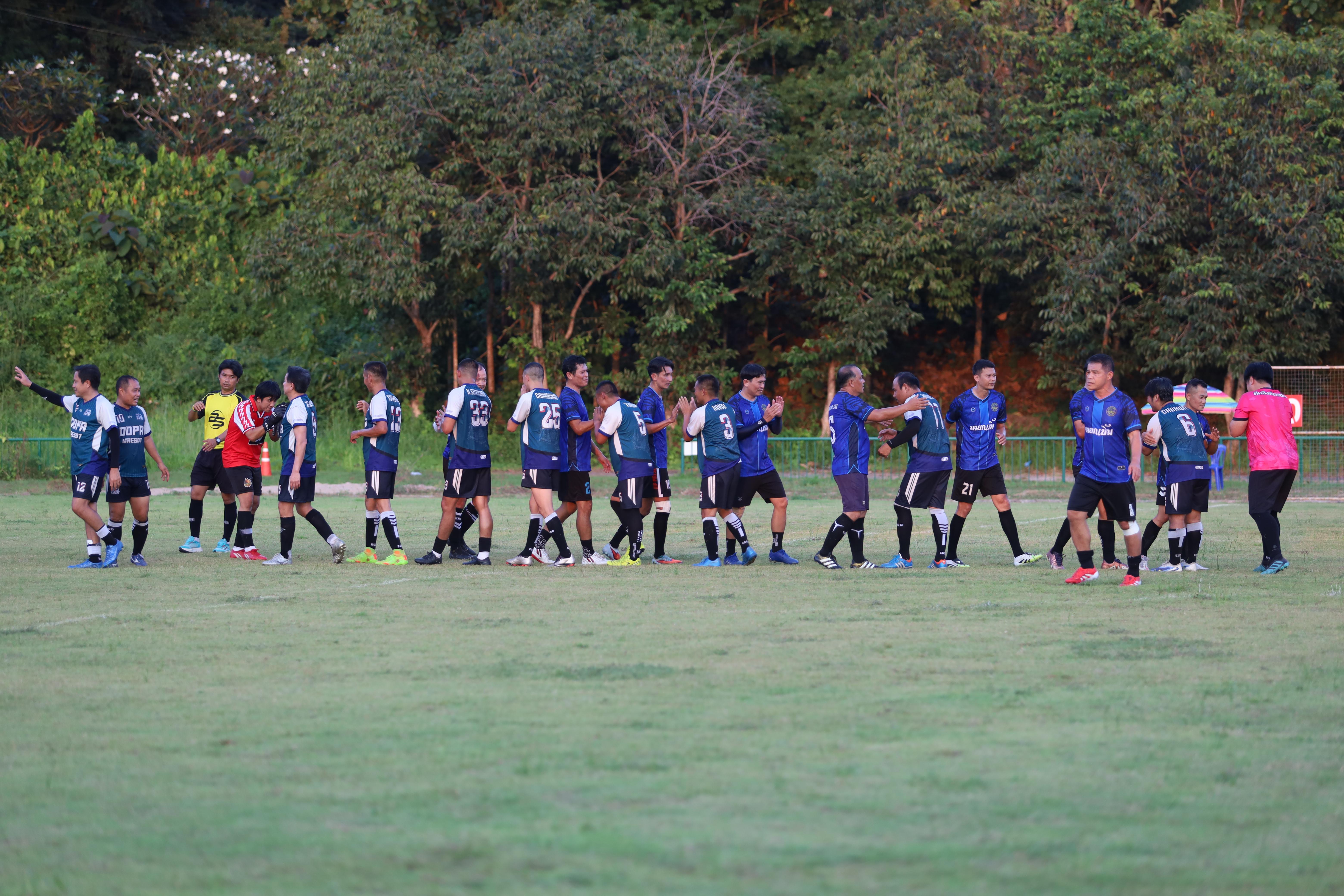 61. ฟุตบอล11คนหน่วยงาน25ปีkprums คู่ที่10 อำเภอแม่สอด 2 : 0เทศบาลนครแม่สอดแม่สอด