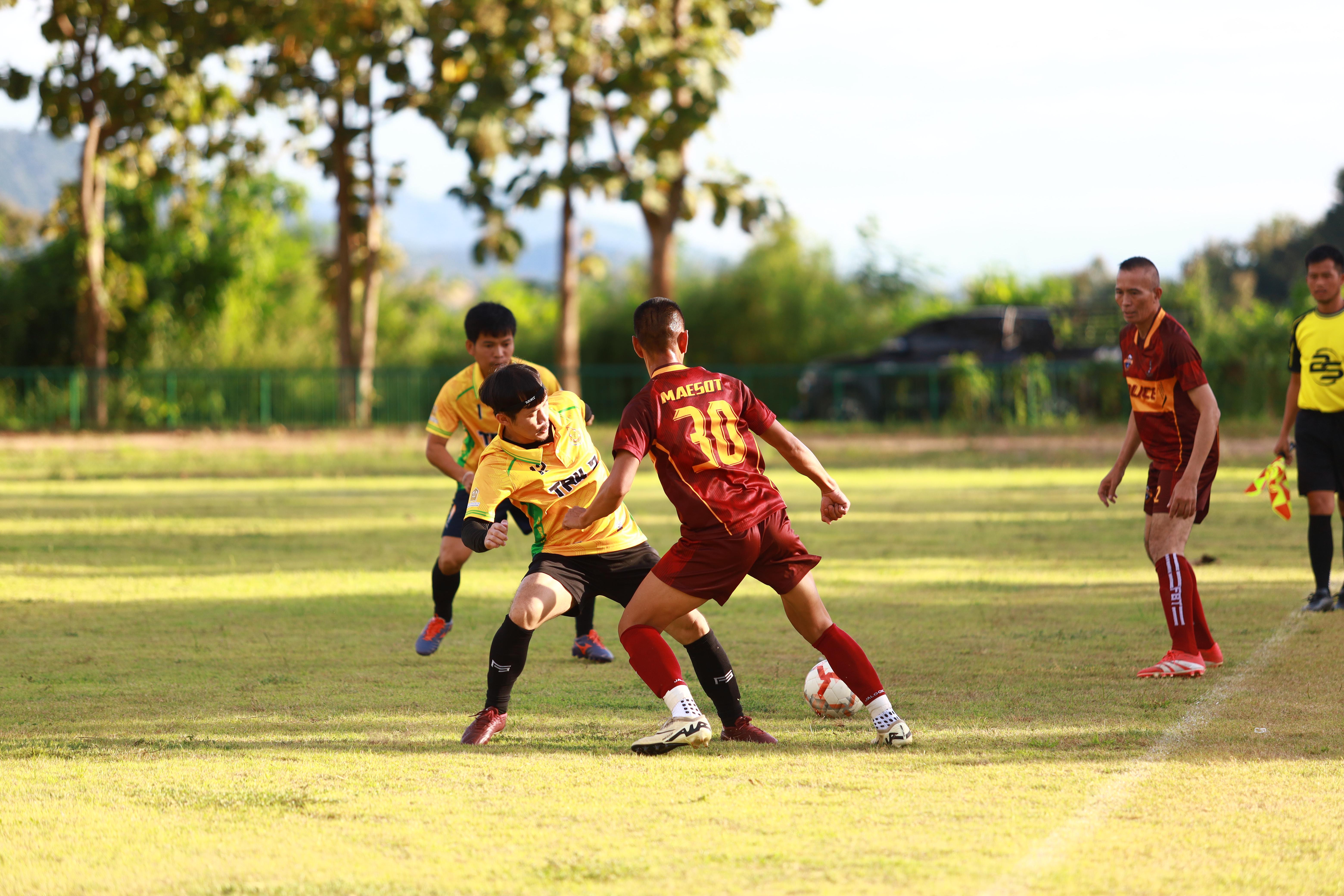 17. ฟุตบอล11คนหน่วยงาน25ปีkprums คู่ที่12