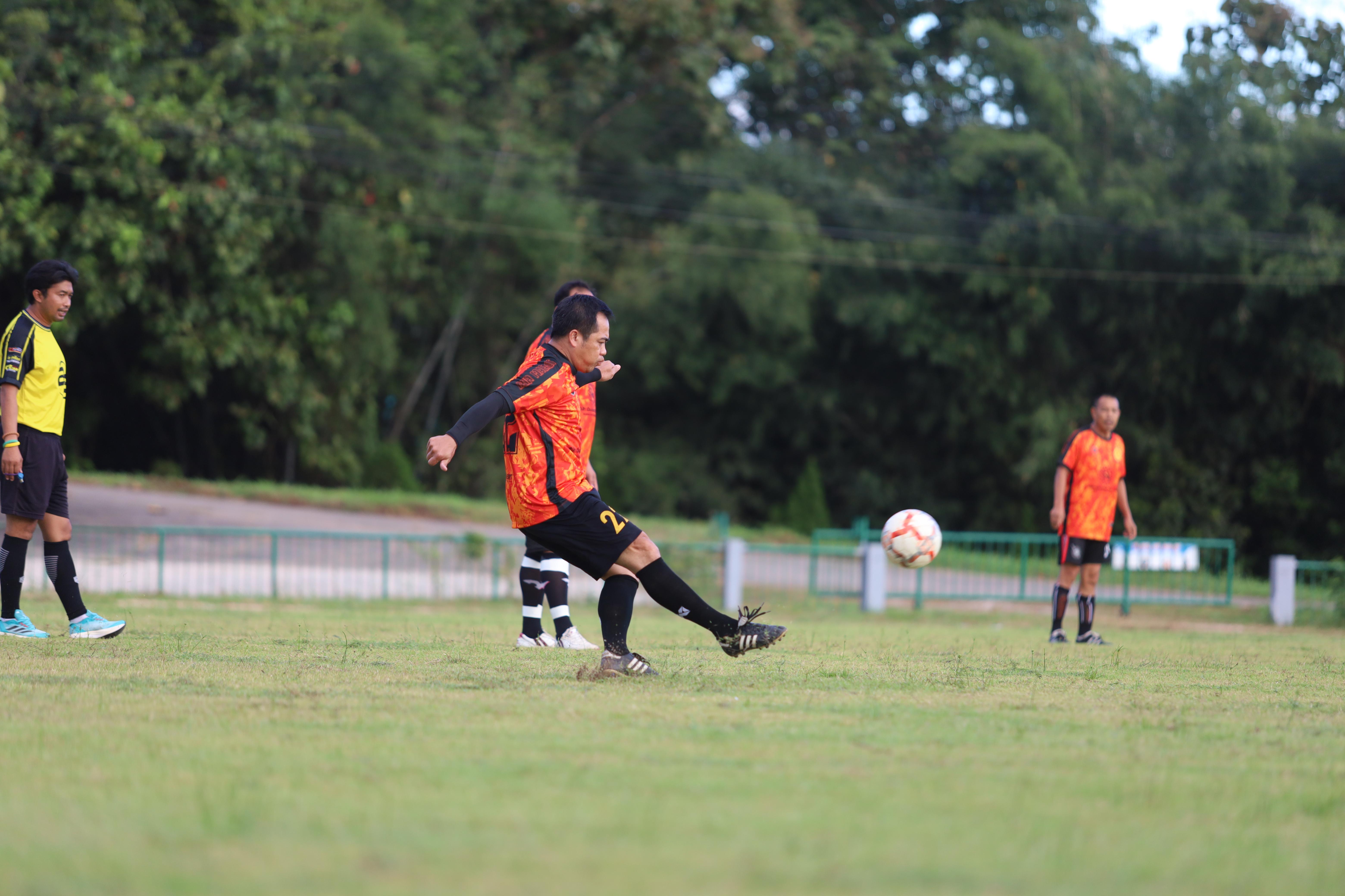 24. ฟุตบอล11คนหน่วยงาน25ปีkprums คู่ที่ 13