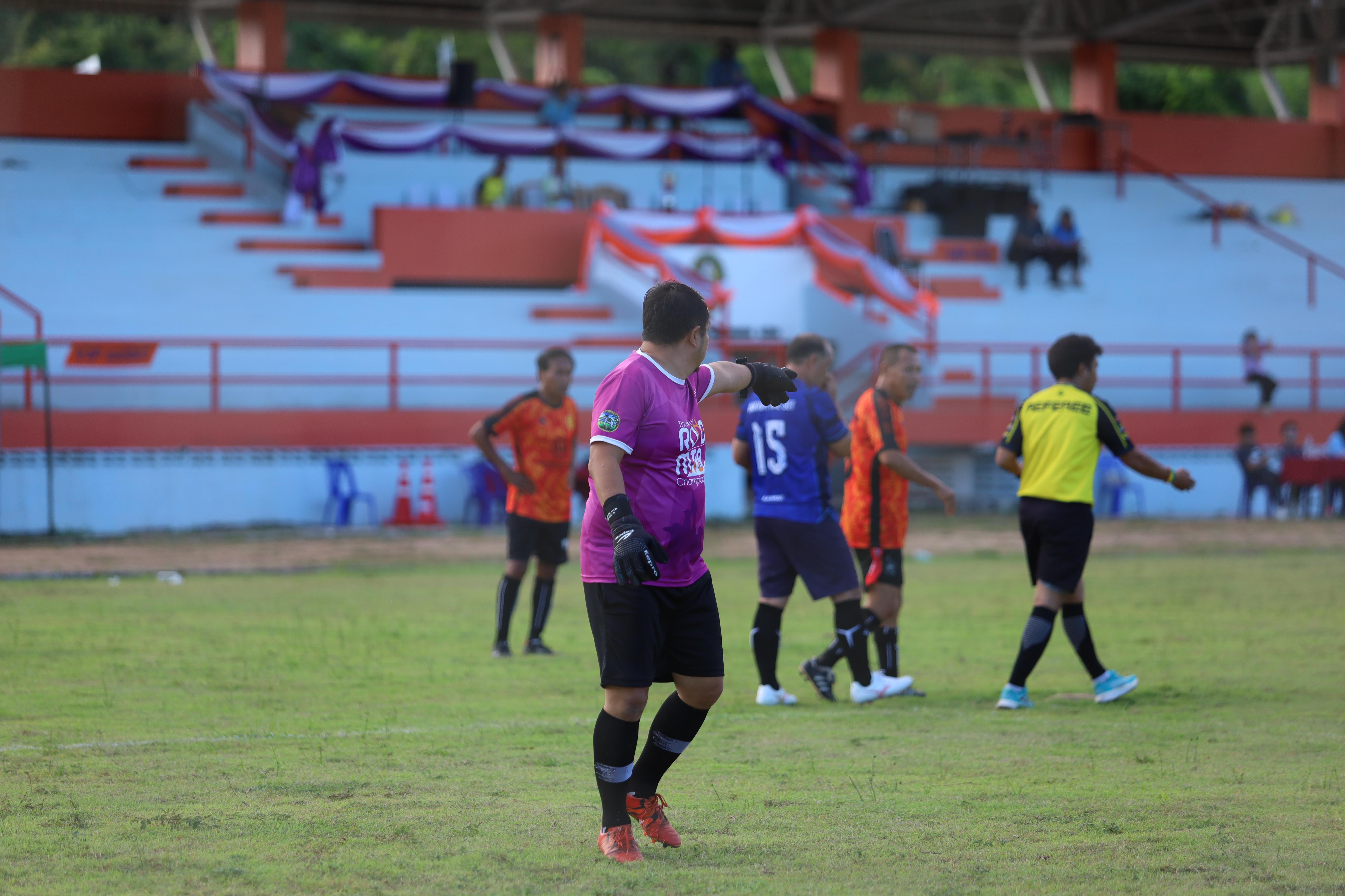 28. ฟุตบอล11คนหน่วยงาน25ปีkprums คู่ที่ 13