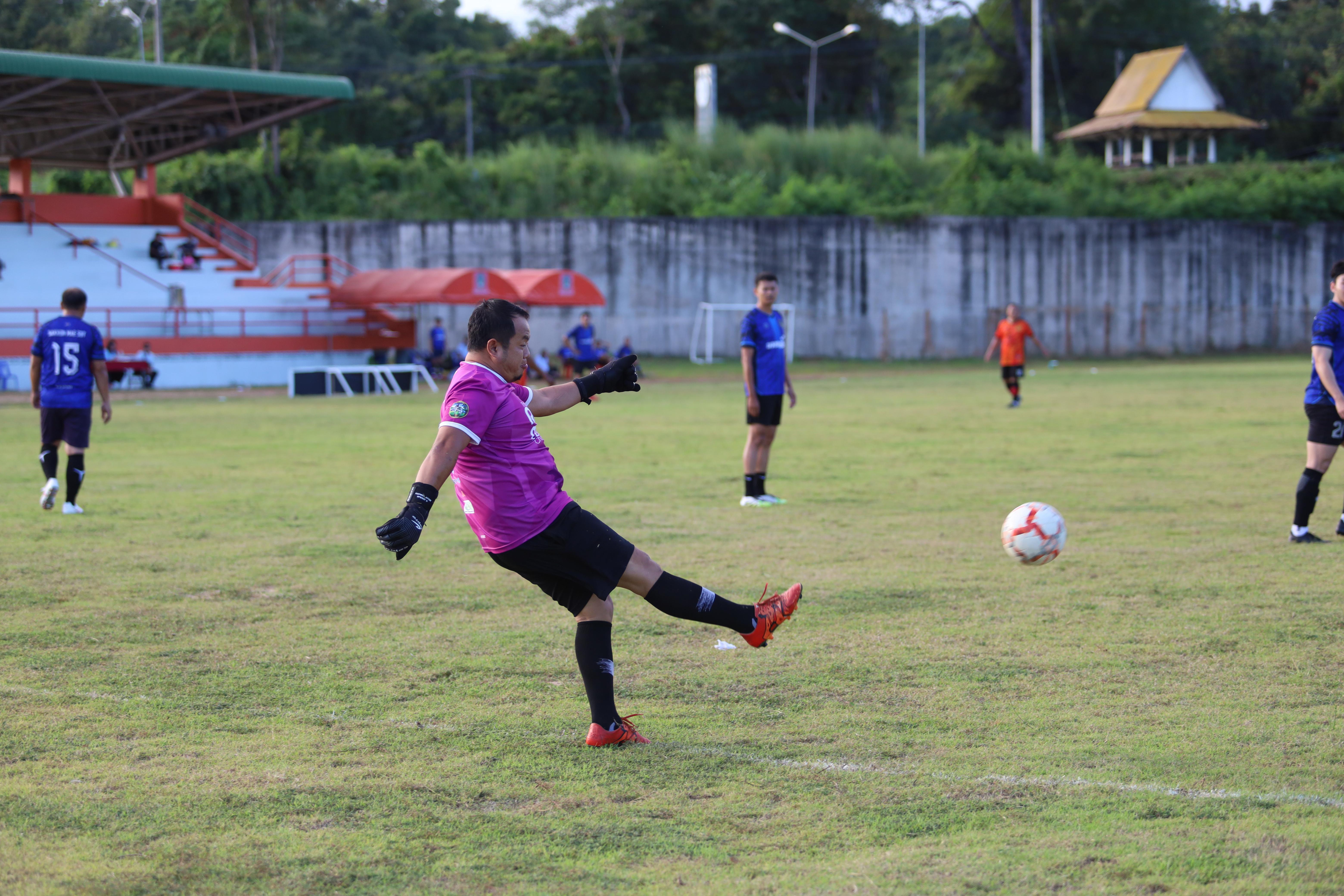 35. ฟุตบอล11คนหน่วยงาน25ปีkprums คู่ที่ 13