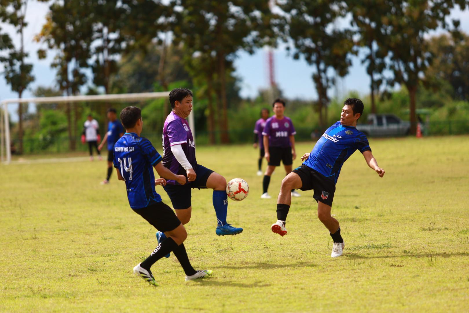 30. ฟุตบอล11คนหน่วยงาน25ปีkprums คู่ที่ 14 เทศบาลนครแม่สอด 1 : 0 โรงพยาบาลแม่สอด