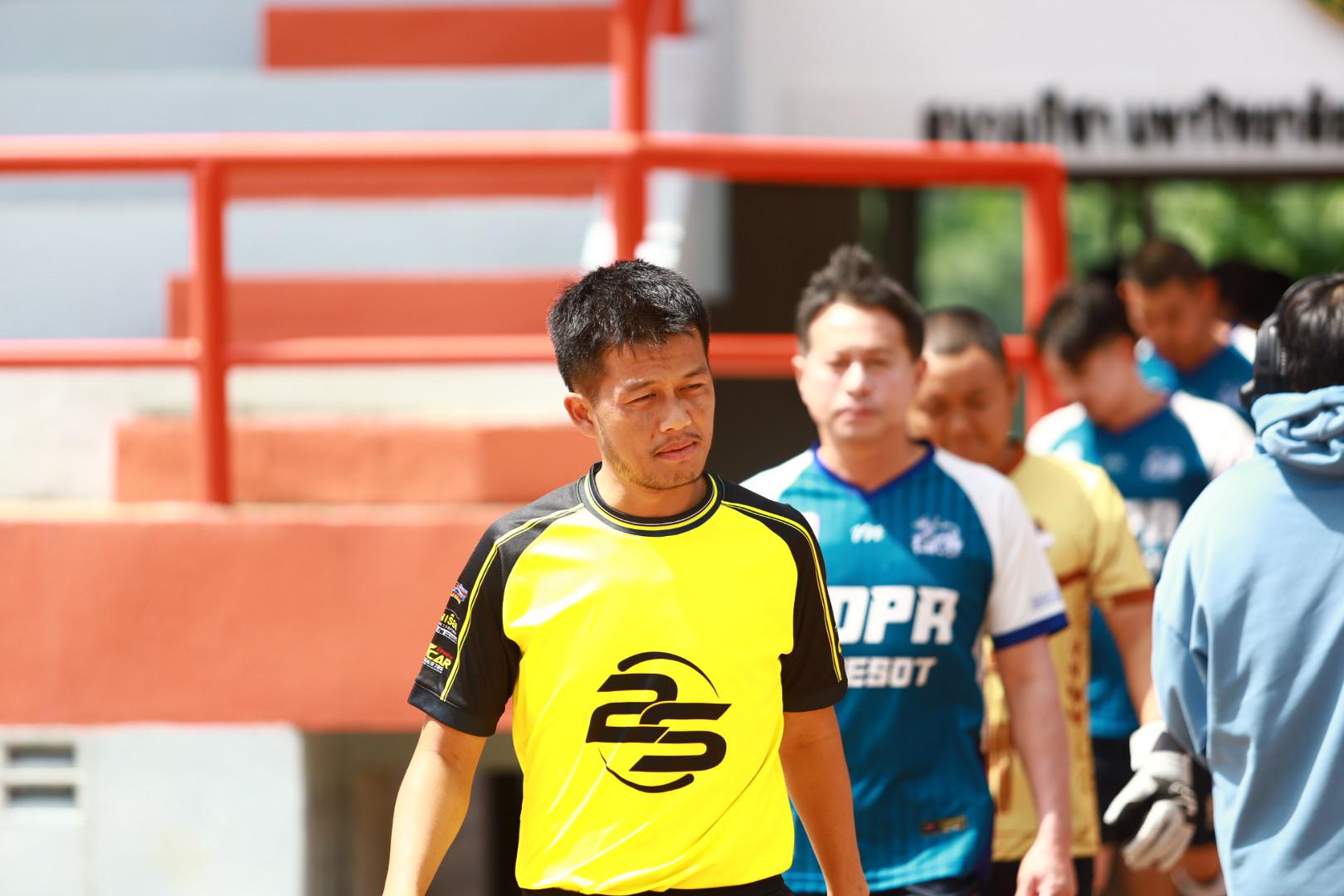 2. ฟุตบอล11คนหน่วยงาน25ปีkprums สถานีตำรวจภูธรแม่สอด 3 : 1 อำเภอแม่สอด
