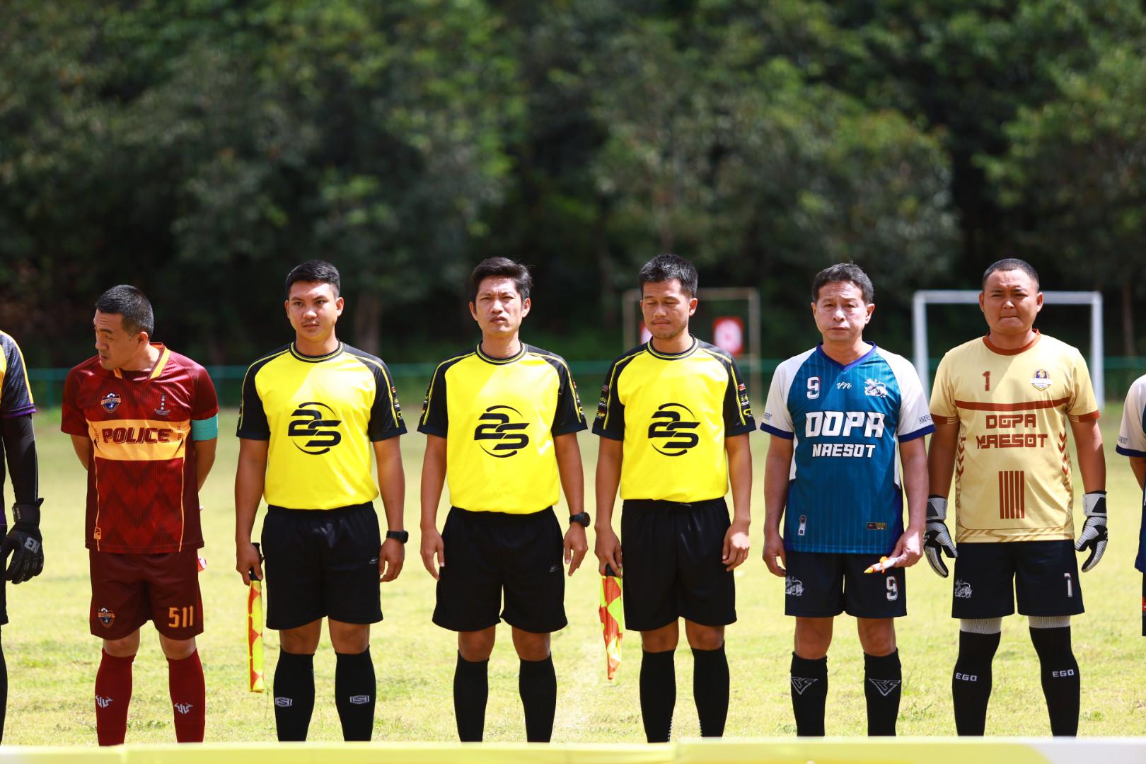 13. ฟุตบอล11คนหน่วยงาน25ปีkprums คู่ที่ 15 สถานีตำรวจภูธรแม่สอด 3 : 1 อำเภอแม่สอด