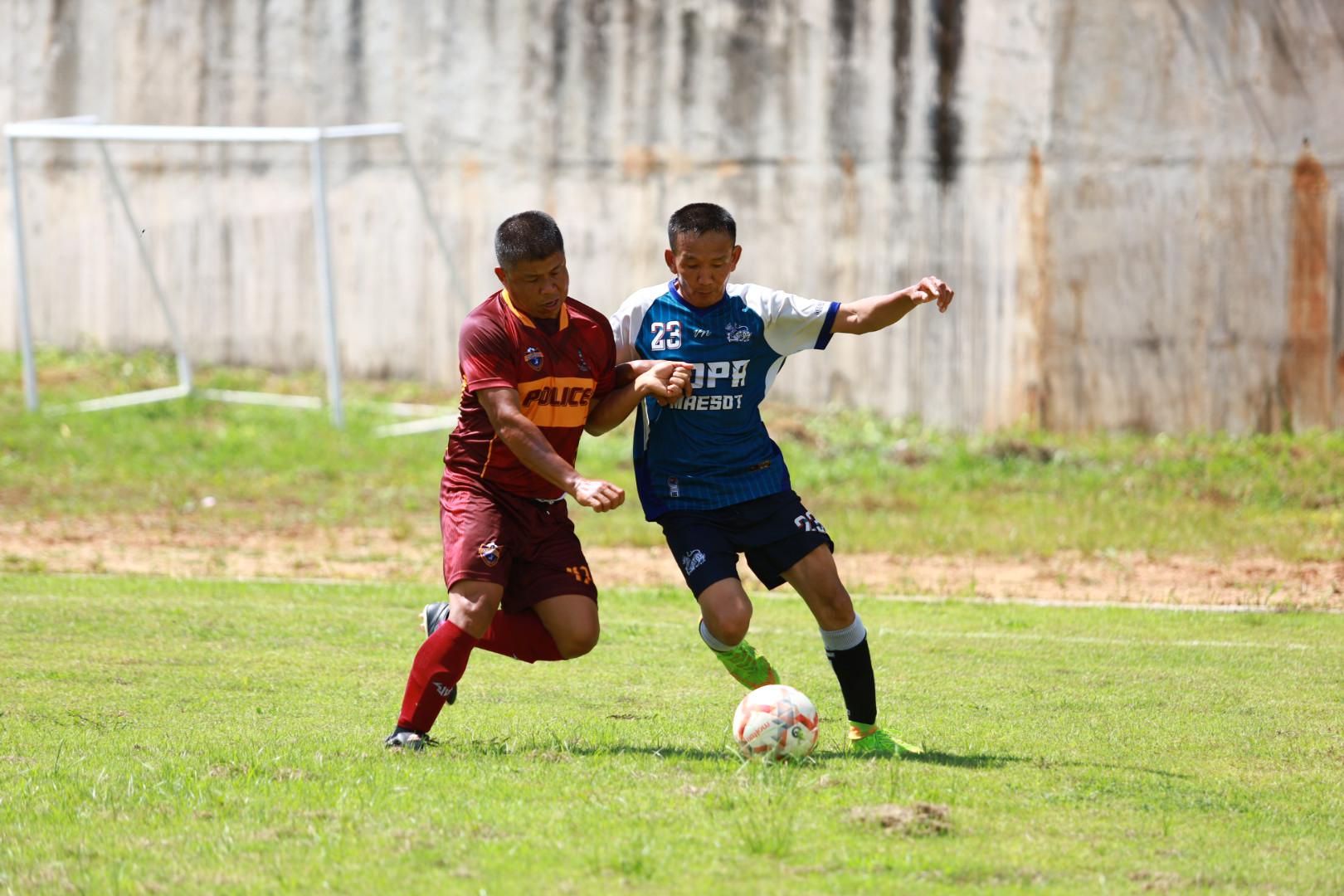 33. ฟุตบอล11คนหน่วยงาน25ปีkprums คู่ที่ 15 สถานีตำรวจภูธรแม่สอด 3 : 1 อำเภอแม่สอด