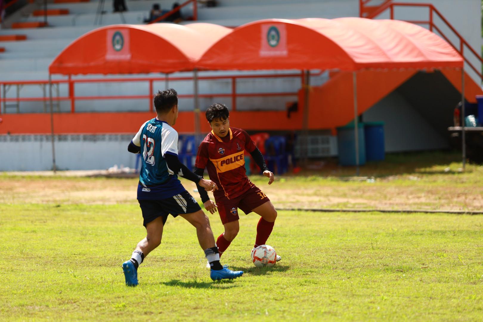 41. ฟุตบอล11คนหน่วยงาน25ปีkprums คู่ที่ 15 สถานีตำรวจภูธรแม่สอด 3 : 1 อำเภอแม่สอด