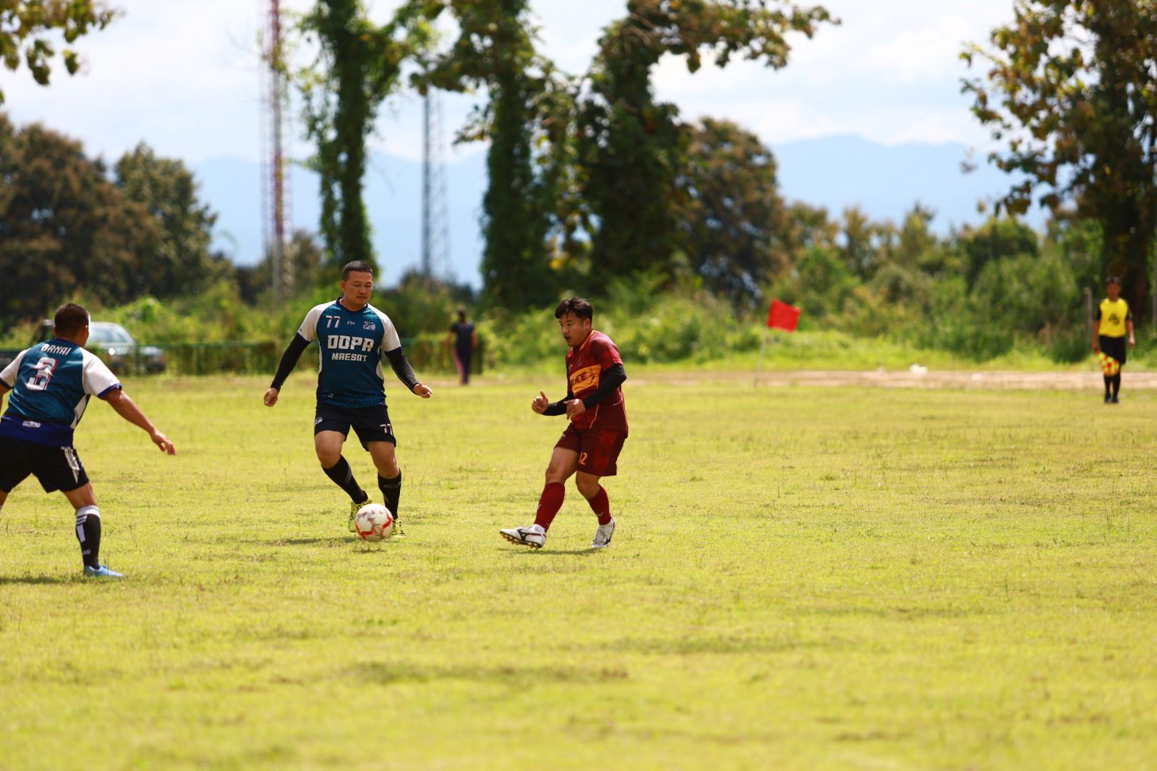 44. ฟุตบอล11คนหน่วยงาน25ปีkprums คู่ที่ 15 สถานีตำรวจภูธรแม่สอด 3 : 1 อำเภอแม่สอด