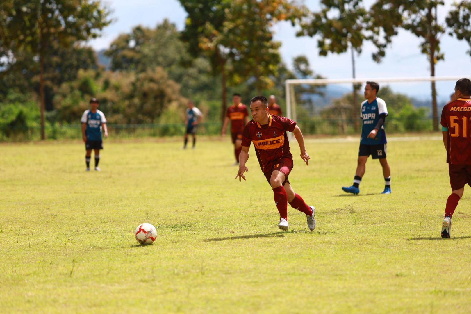 45. ฟุตบอล11คนหน่วยงาน25ปีkprums คู่ที่ 15 สถานีตำรวจภูธรแม่สอด 3 : 1 อำเภอแม่สอด