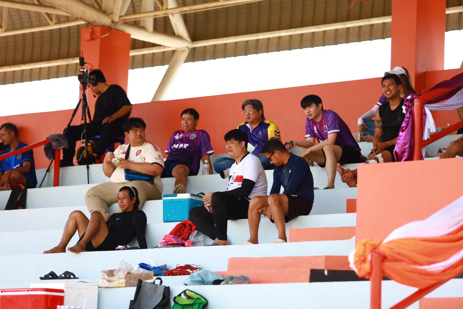 52. ฟุตบอล11คนหน่วยงาน25ปีkprums คู่ที่ 15 สถานีตำรวจภูธรแม่สอด 3 : 1 อำเภอแม่สอด