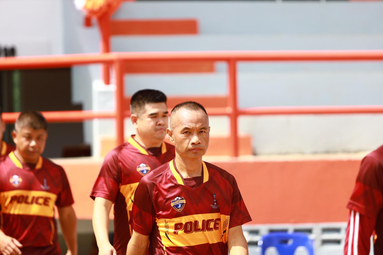 ฟุตบอล11คนหน่วยงาน25ปีkprums คู่ที่ 15 สถานีตำรวจภูธรแม่สอด 3 : 1 อำเภอแม่สอด