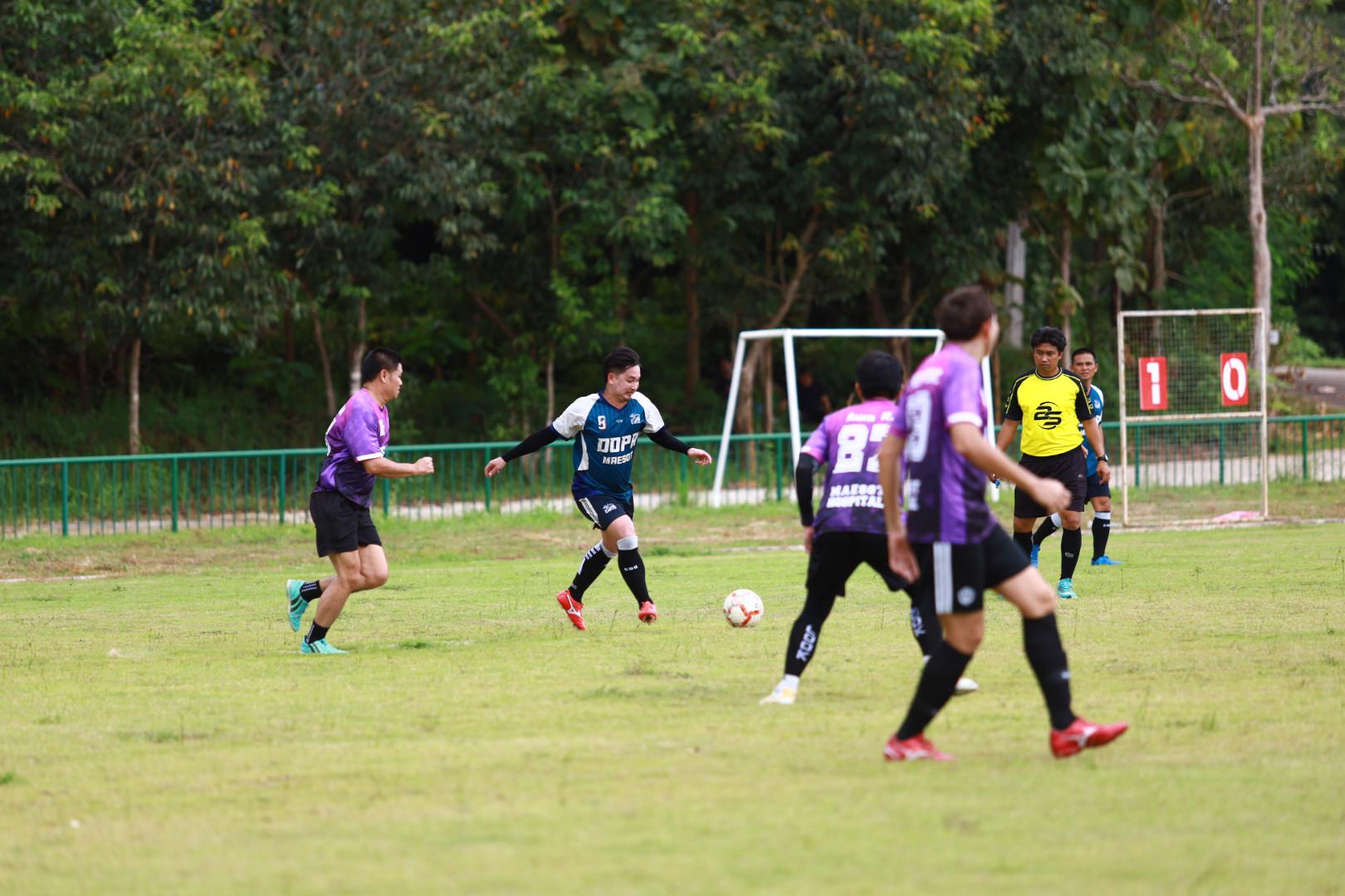 23. ฟุตบอล11คนหน่วยงาน25ปีkprums คู่ชิงรองอันดับ 3 โรงพยาบาลแม่สอด 2 : 0 อำเภอแม่สอด