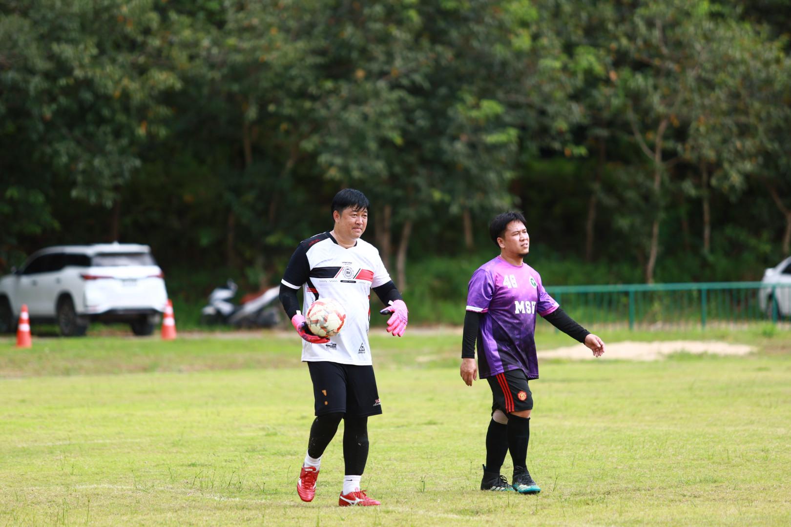 24. ฟุตบอล11คนหน่วยงาน25ปีkprums คู่ชิงรองอันดับ 3 โรงพยาบาลแม่สอด 2 : 0 อำเภอแม่สอด