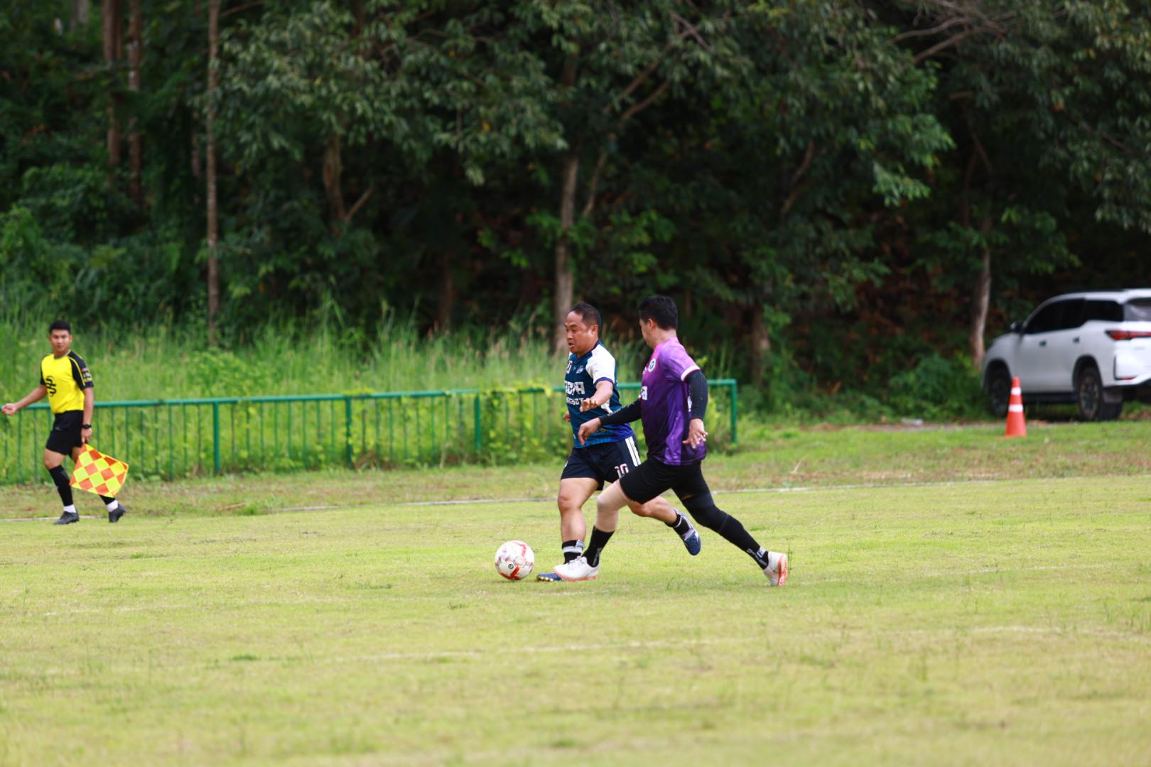 27. ฟุตบอล11คนหน่วยงาน25ปีkprums คู่ชิงรองอันดับ 3 โรงพยาบาลแม่สอด 2 : 0 อำเภอแม่สอด