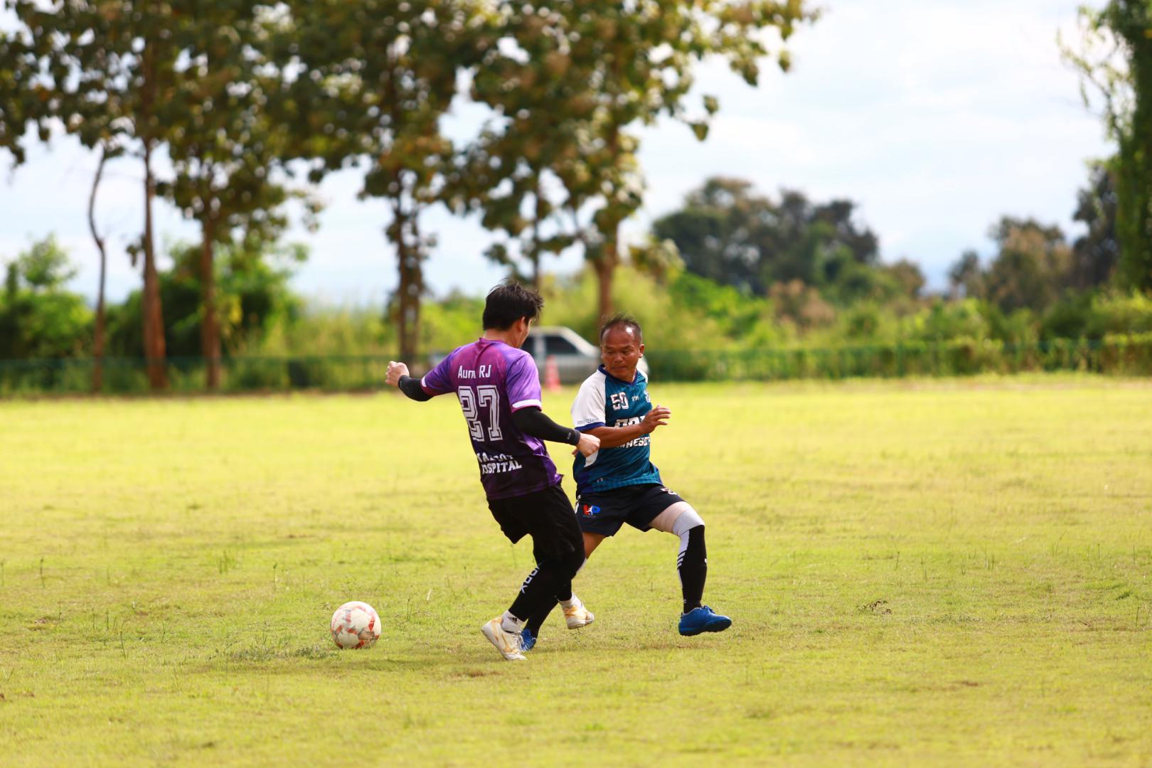 31. ฟุตบอล11คนหน่วยงาน25ปีkprums คู่ชิงรองอันดับ 3 โรงพยาบาลแม่สอด 2 : 0 อำเภอแม่สอด