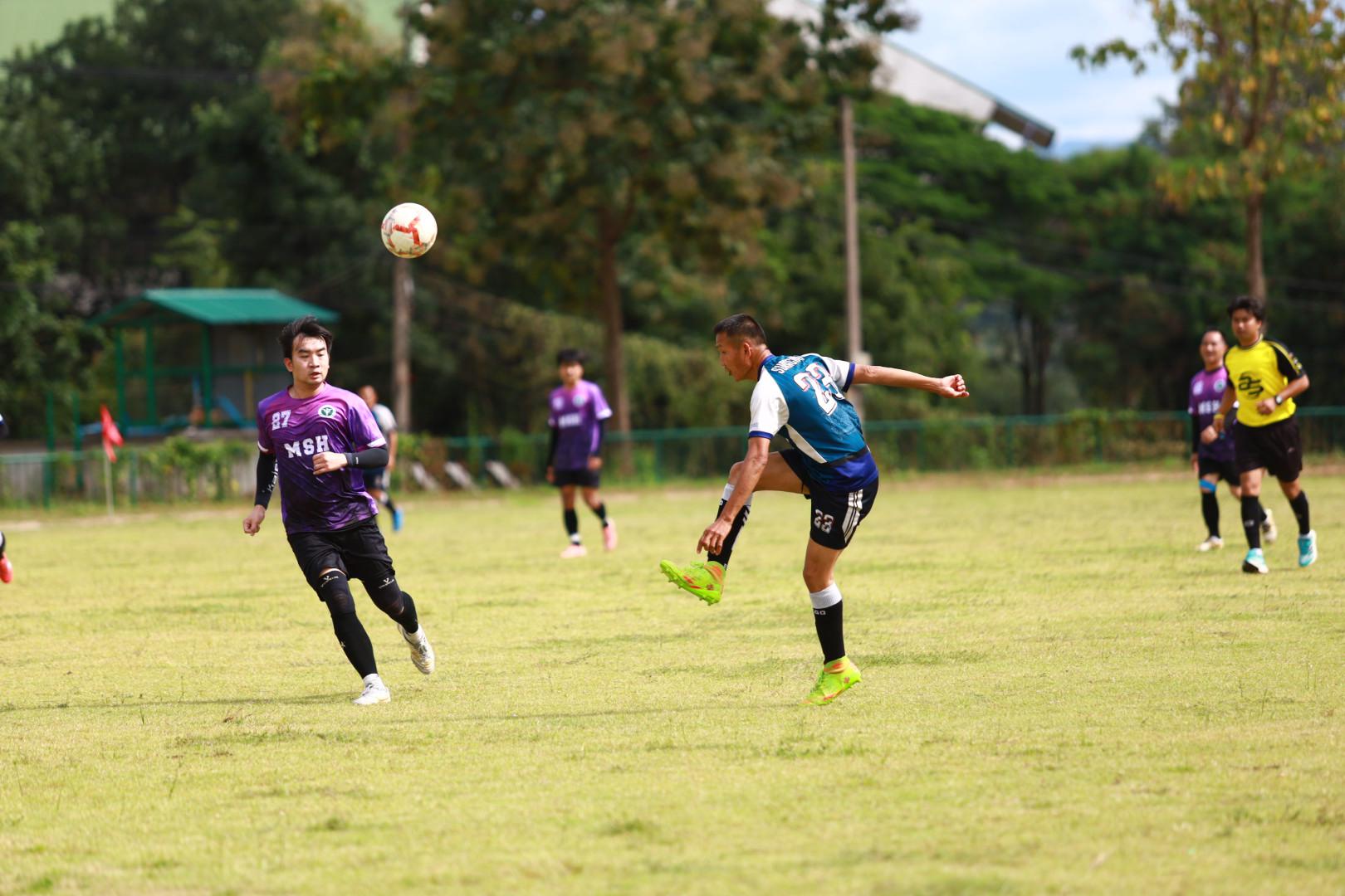 32. ฟุตบอล11คนหน่วยงาน25ปีkprums คู่ชิงรองอันดับ 3 โรงพยาบาลแม่สอด 2 : 0 อำเภอแม่สอด